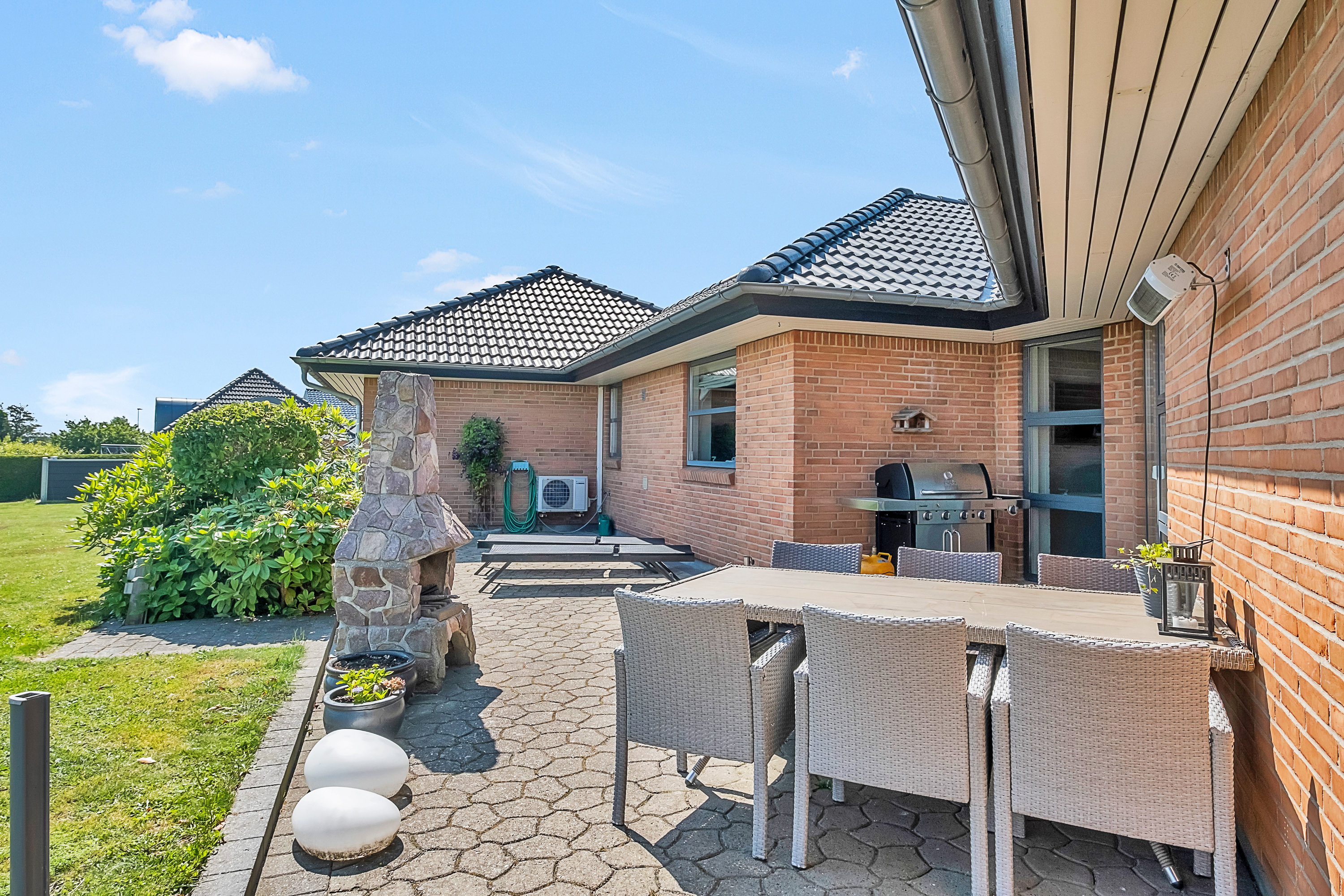 Fremhævet terrasse billede i fuldskærmstilstand. Billede af Blåbærhaven 11, 8520 Lystrup