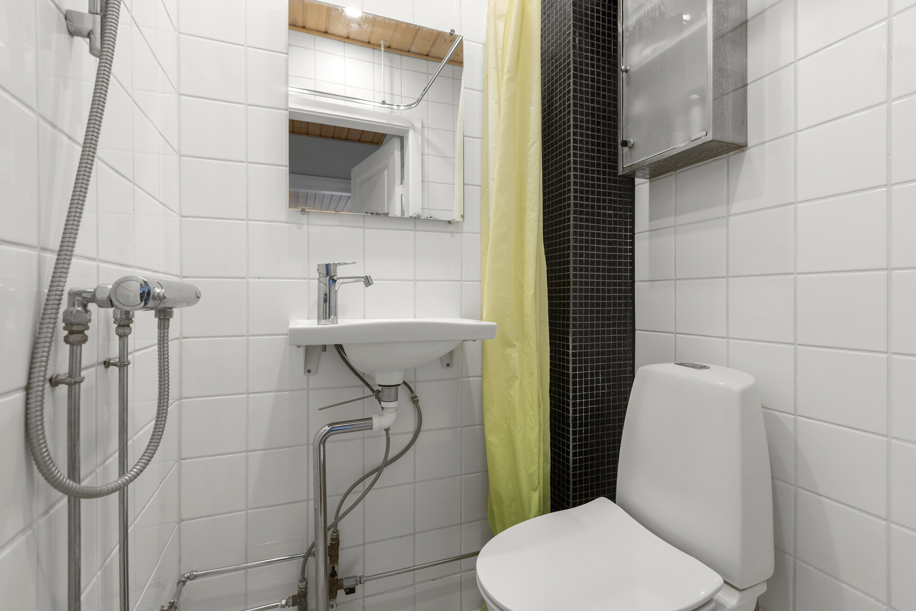 Fremhævet badeværelse billede i fuldskærmstilstand. Billede af Akacievej 8, 1. th., 4200 Slagelse