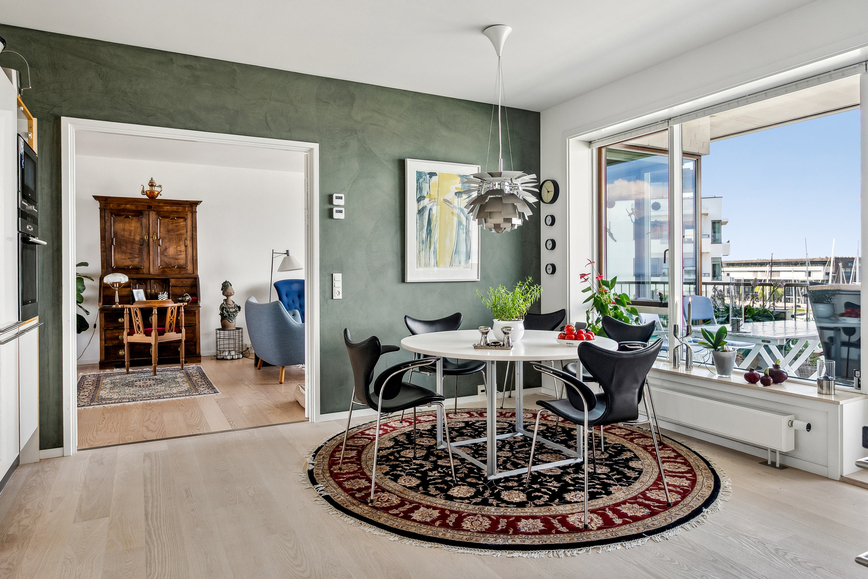 Fremhævet stue billede i fuldskærmstilstand. Billede af Tuborg Havnepark 20, 4. th., 2900 Hellerup