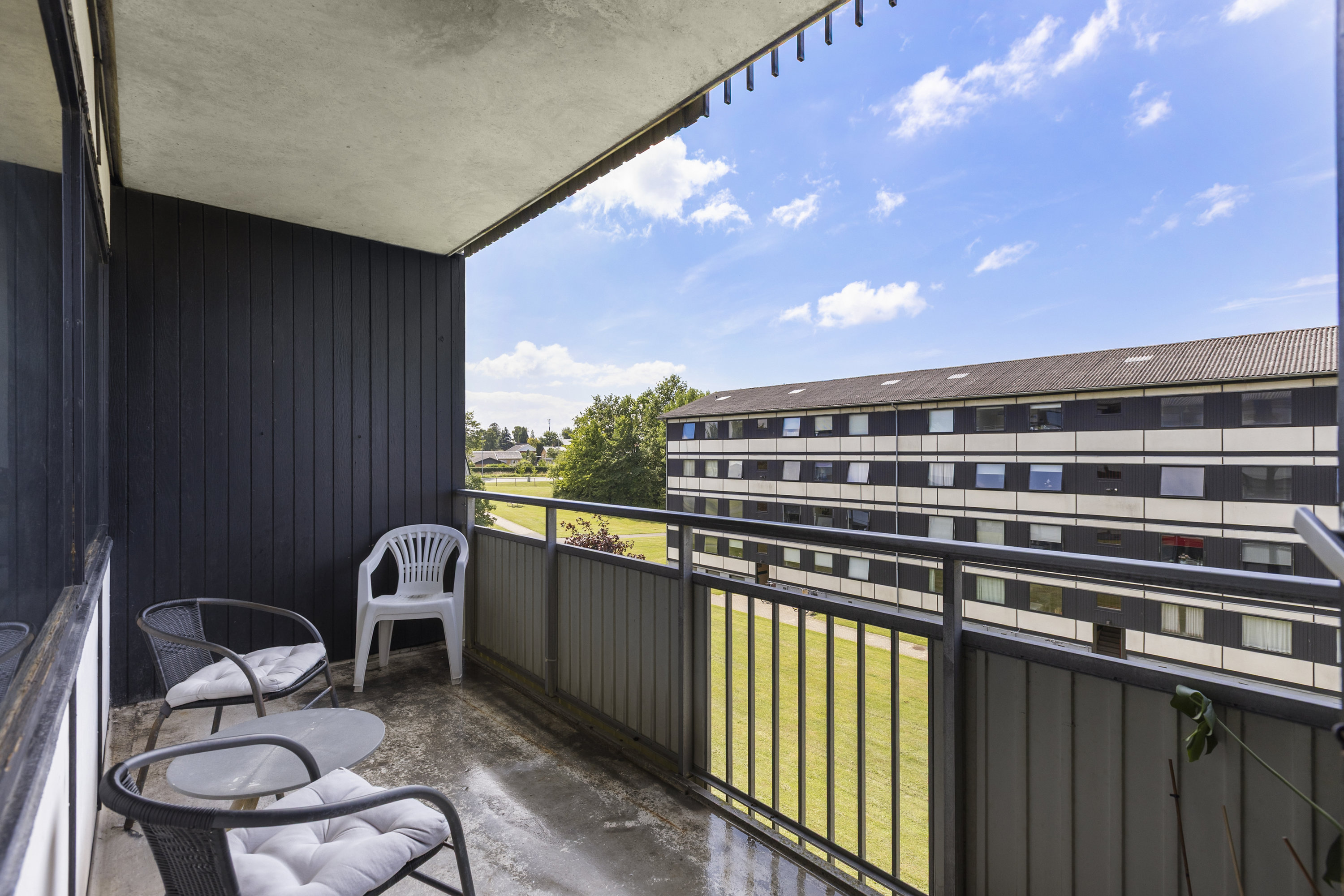 Fremhævet altan billede i fuldskærmstilstand. Billede af Tyreengen 52, 2. mf., 4220 Korsør