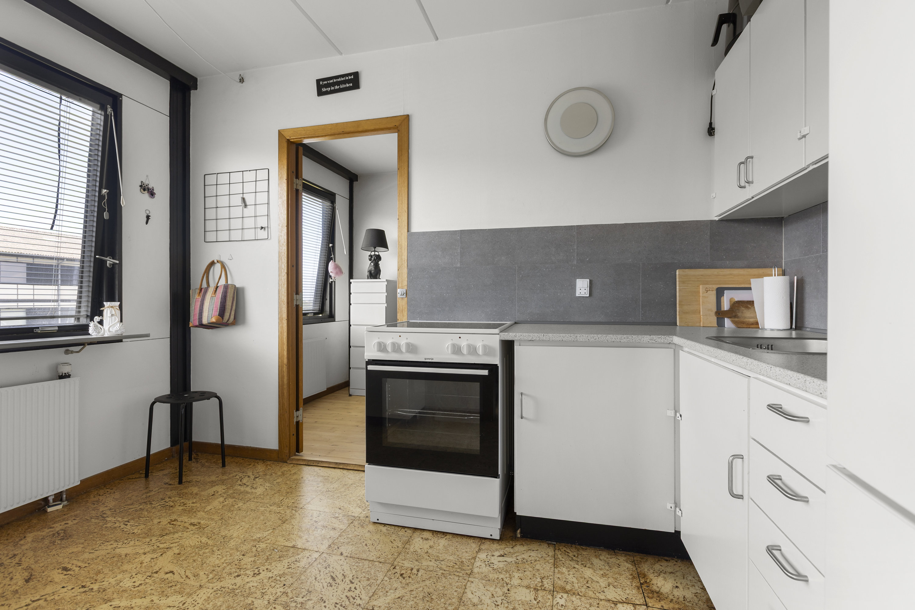 Fremhævet køkken billede i fuldskærmstilstand. Billede af Tyreengen 52, 2. mf., 4220 Korsør