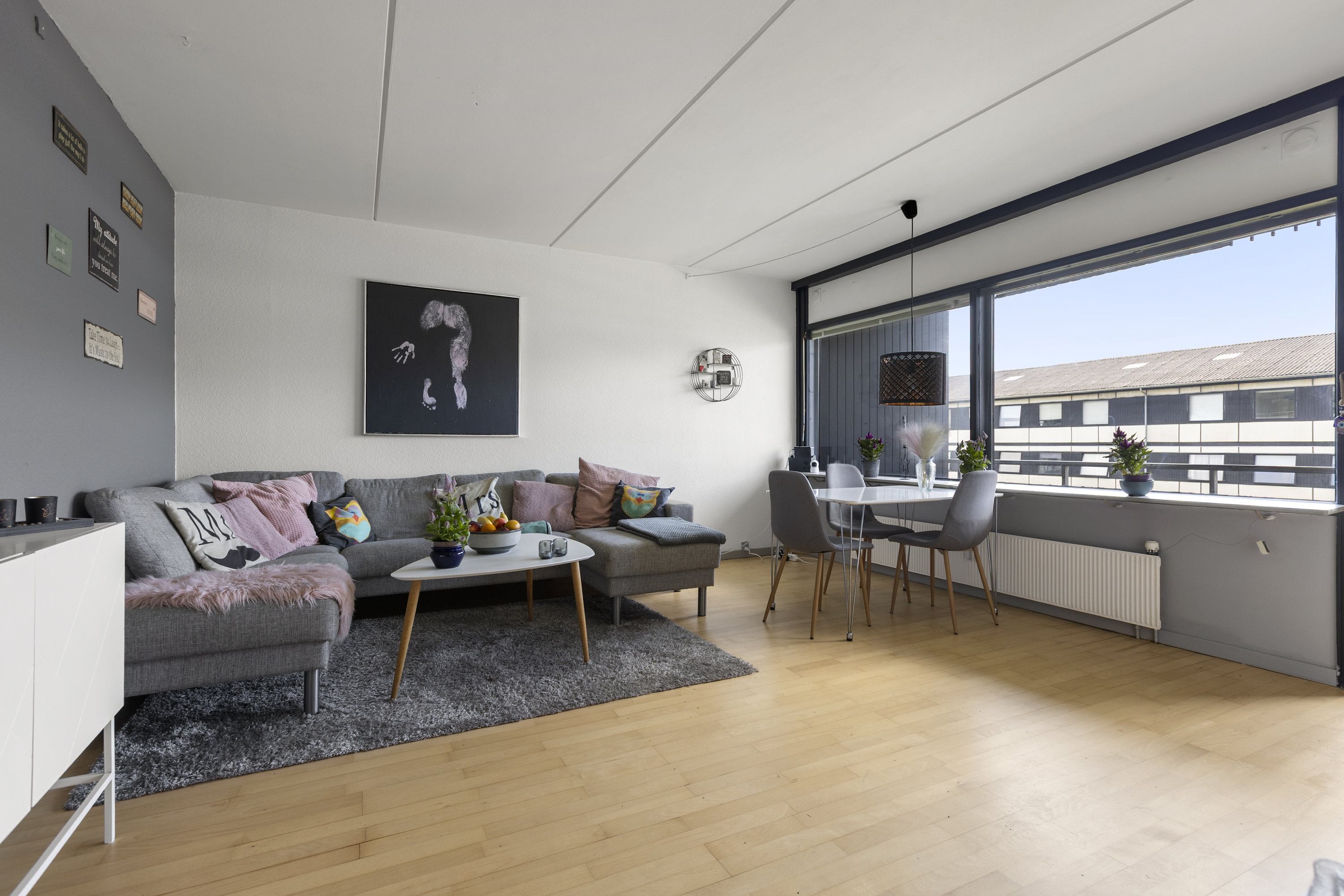 Fremhævet stue billede i fuldskærmstilstand. Billede af Tyreengen 52, 2. mf., 4220 Korsør