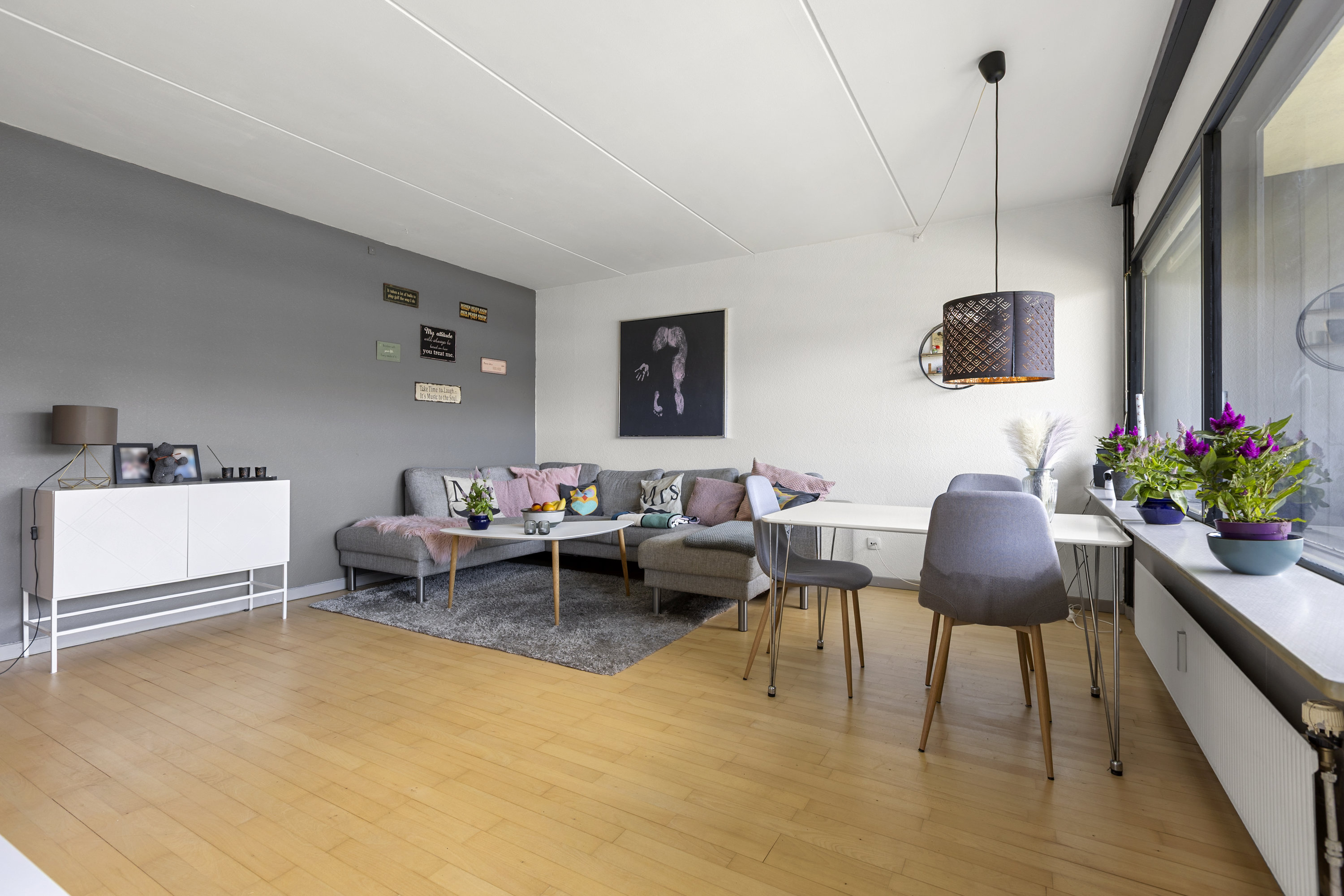 Fremhævet stue billede i fuldskærmstilstand. Billede af Tyreengen 52, 2. mf., 4220 Korsør