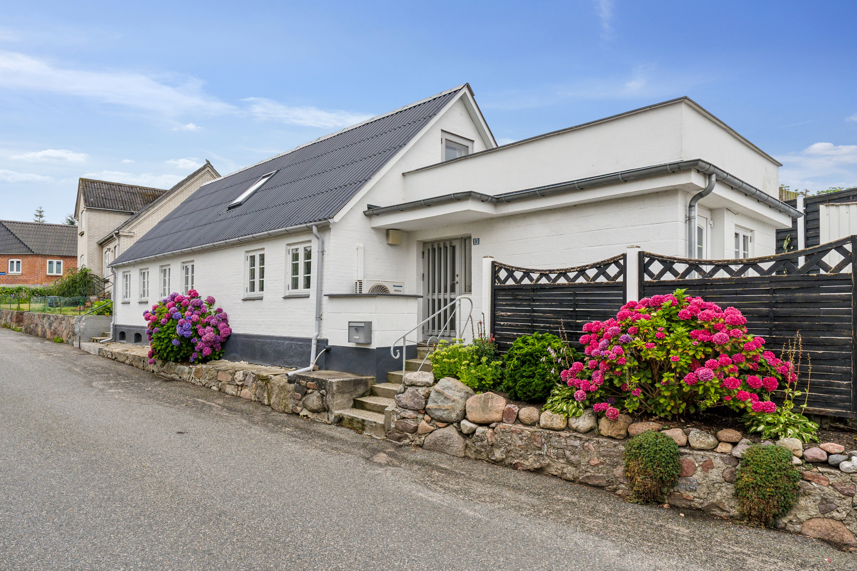 Fremhævet ejendom 1 billede i fuldskærmstilstand. Billede af Søbakkevej 13, 5985 Søby Ærø