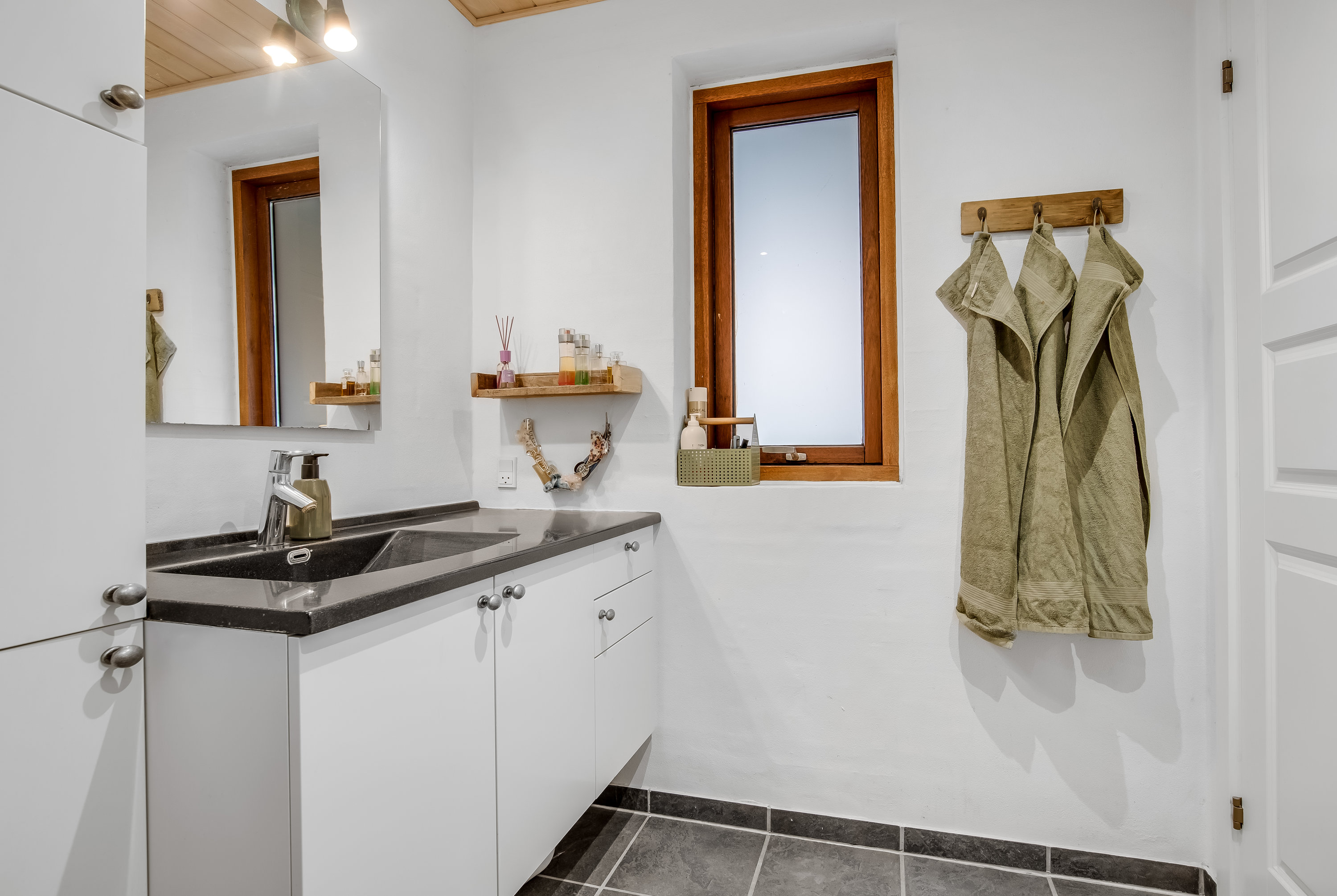 Fremhævet badeværelse billede i fuldskærmstilstand. Billede af Hjulkronen 22, Mejdal, 7500 Holstebro