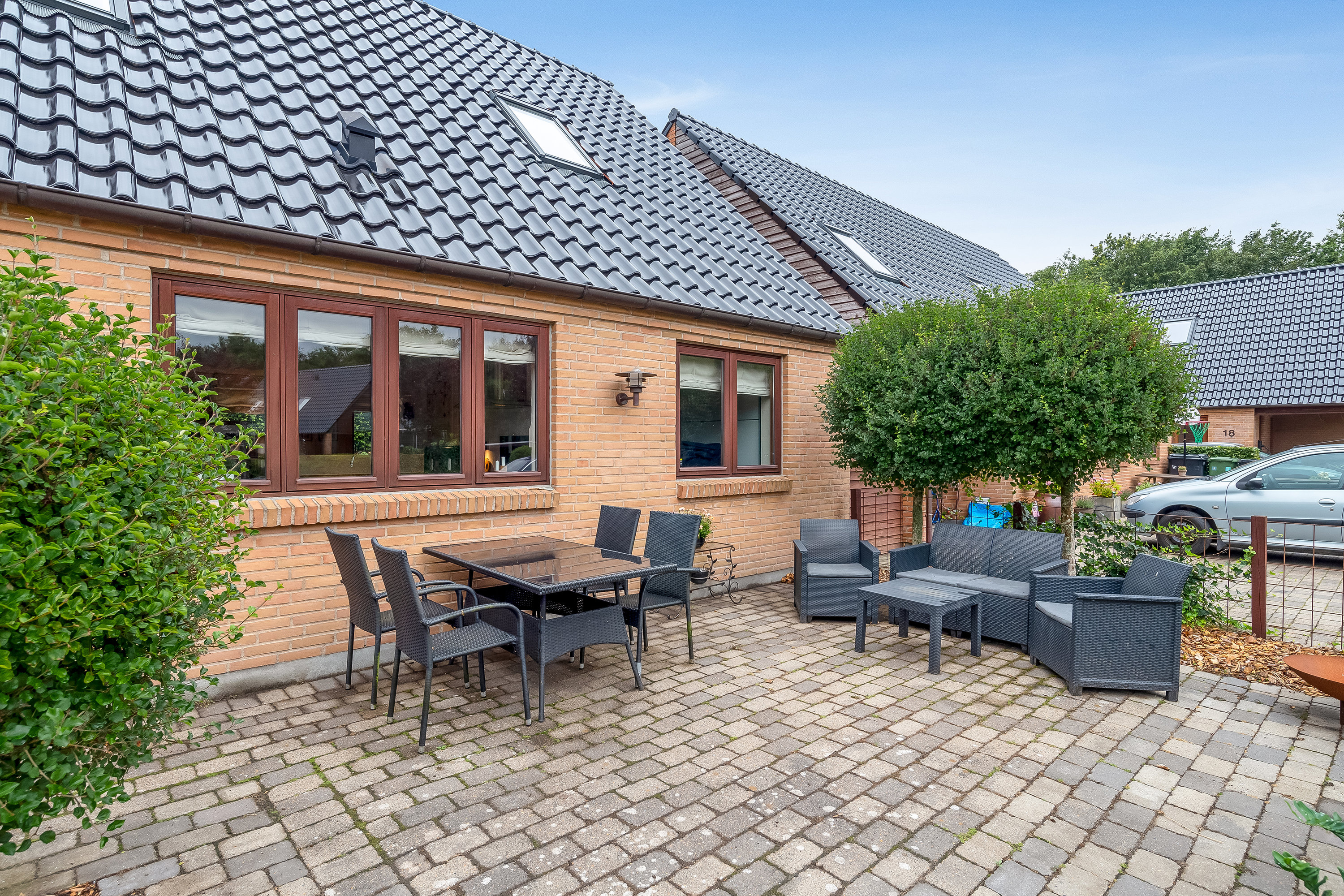 Fremhævet forhave billede i fuldskærmstilstand. Billede af Hjulkronen 22, Mejdal, 7500 Holstebro