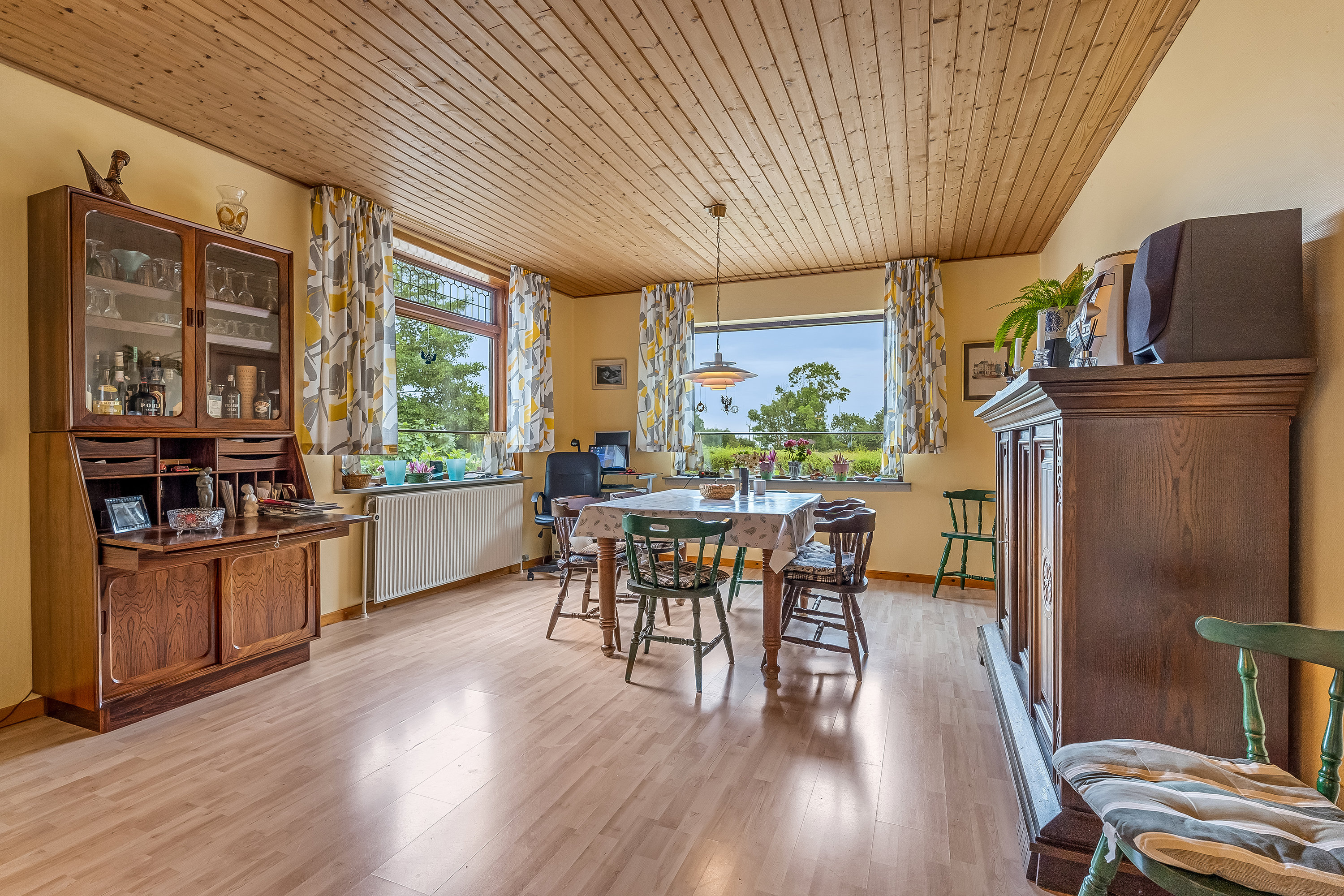 Fremhævet stue billede i fuldskærmstilstand. Billede af Kragenæsvej 73, 4943 Torrig L