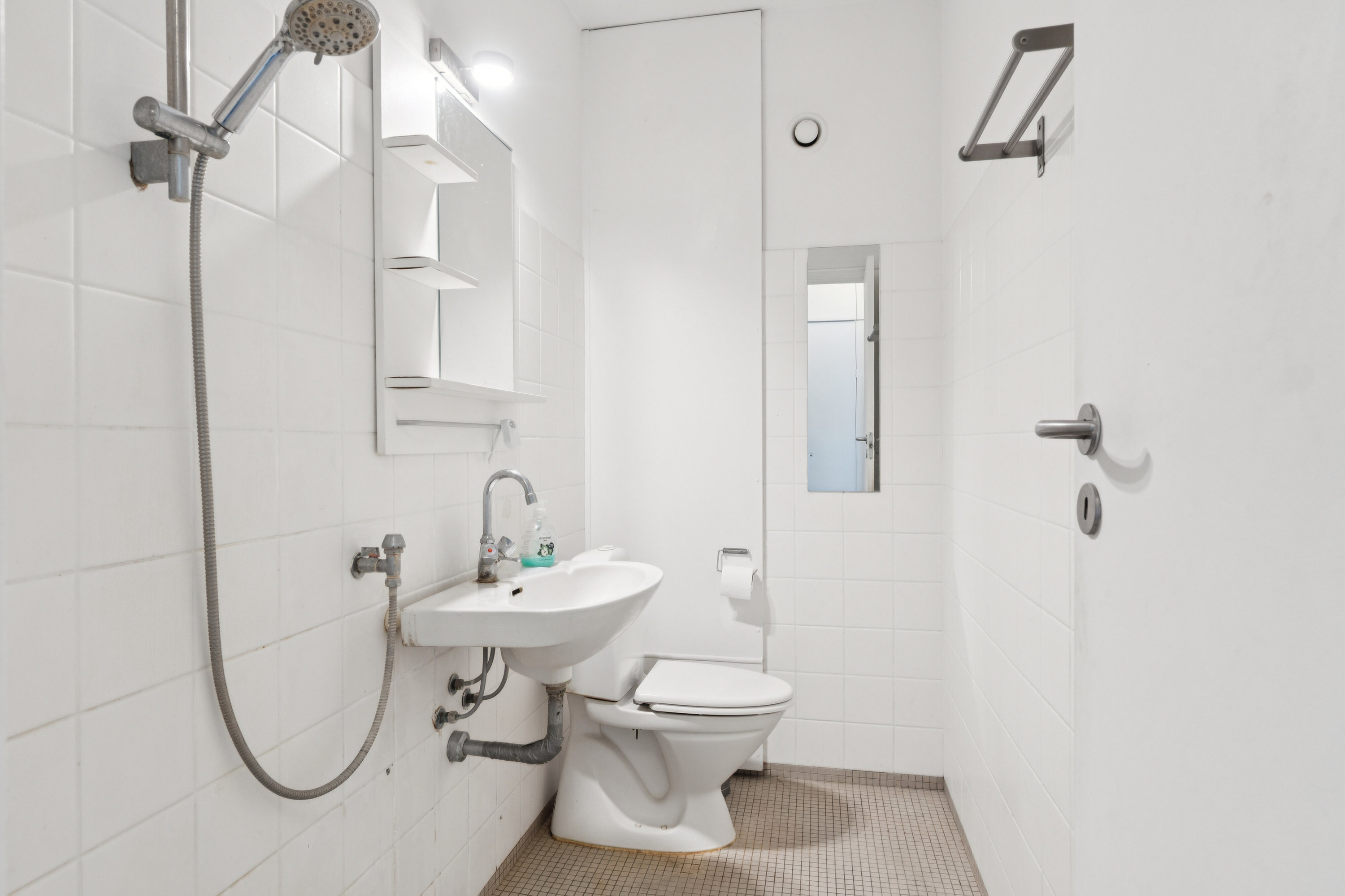 Fremhævet badeværelse billede i fuldskærmstilstand. Billede af Langelunden 9, 1. mf., Niverød, 2990 Nivå