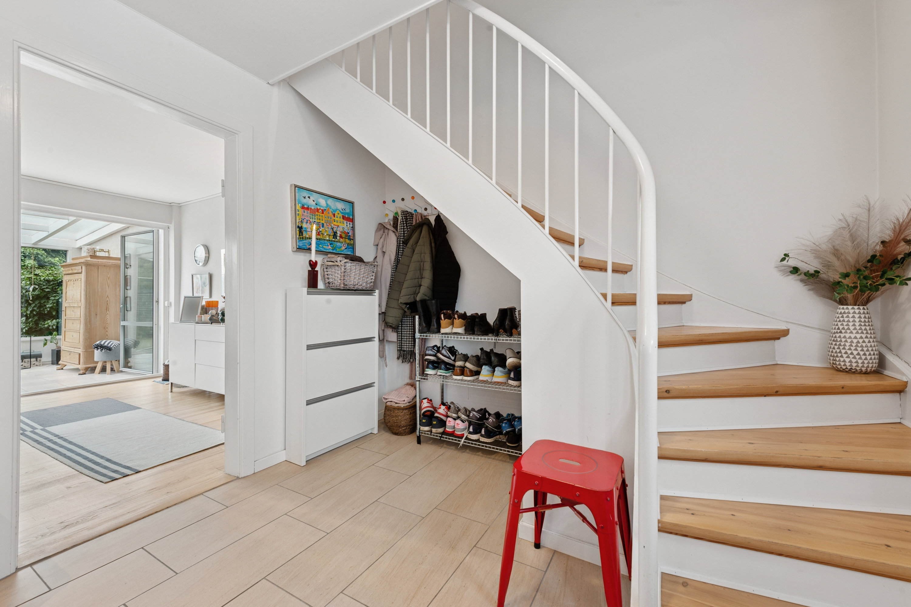 Fremhævet trappe billede i fuldskærmstilstand. Billede af Højstens Boulevard 7, 2605 Brøndby