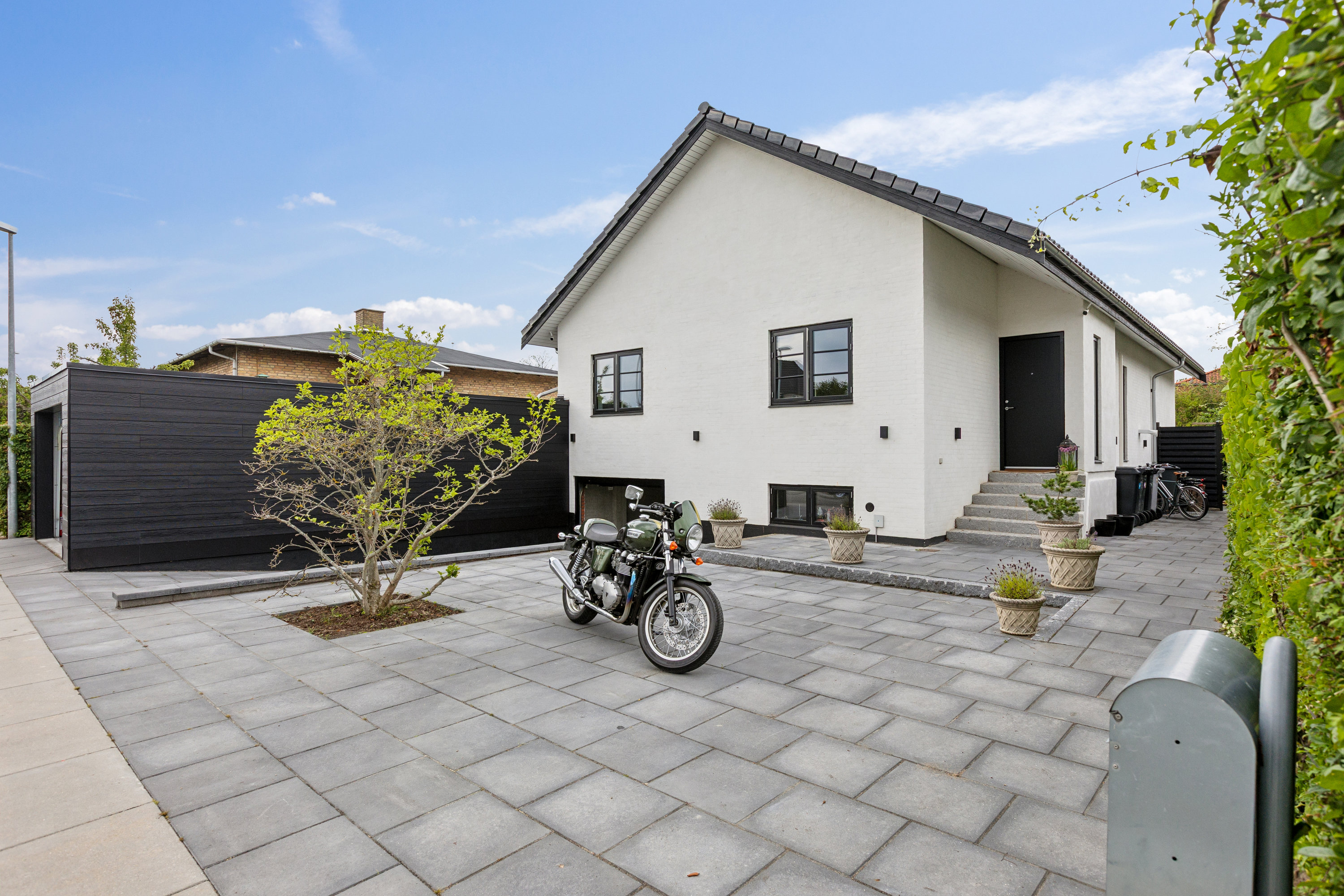 Fremhævet ejendom 1 billede i fuldskærmstilstand. Billede af Poppelvang 22, 2770 Kastrup