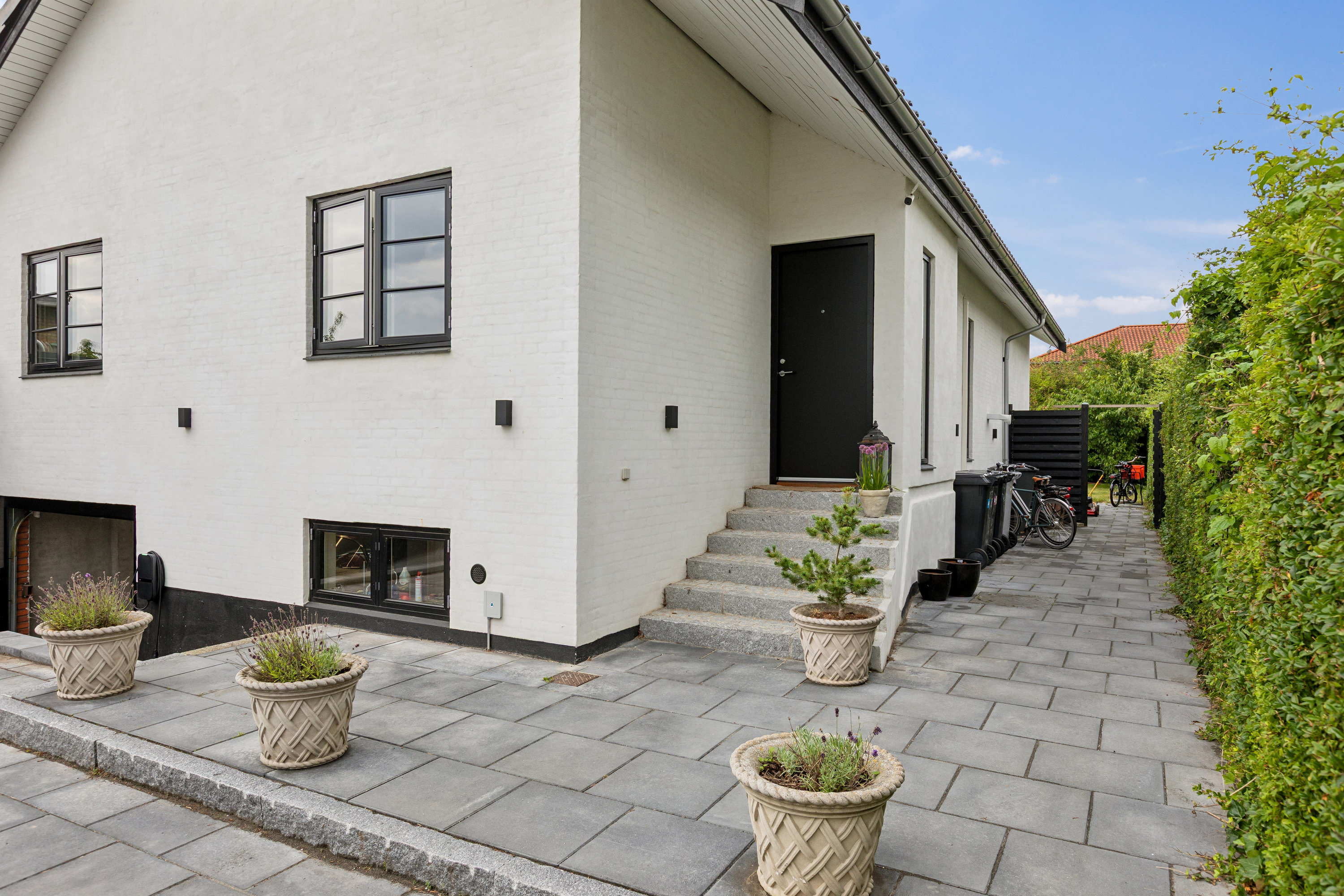 Fremhævet ejendom 1 billede i fuldskærmstilstand. Billede af Poppelvang 22, 2770 Kastrup