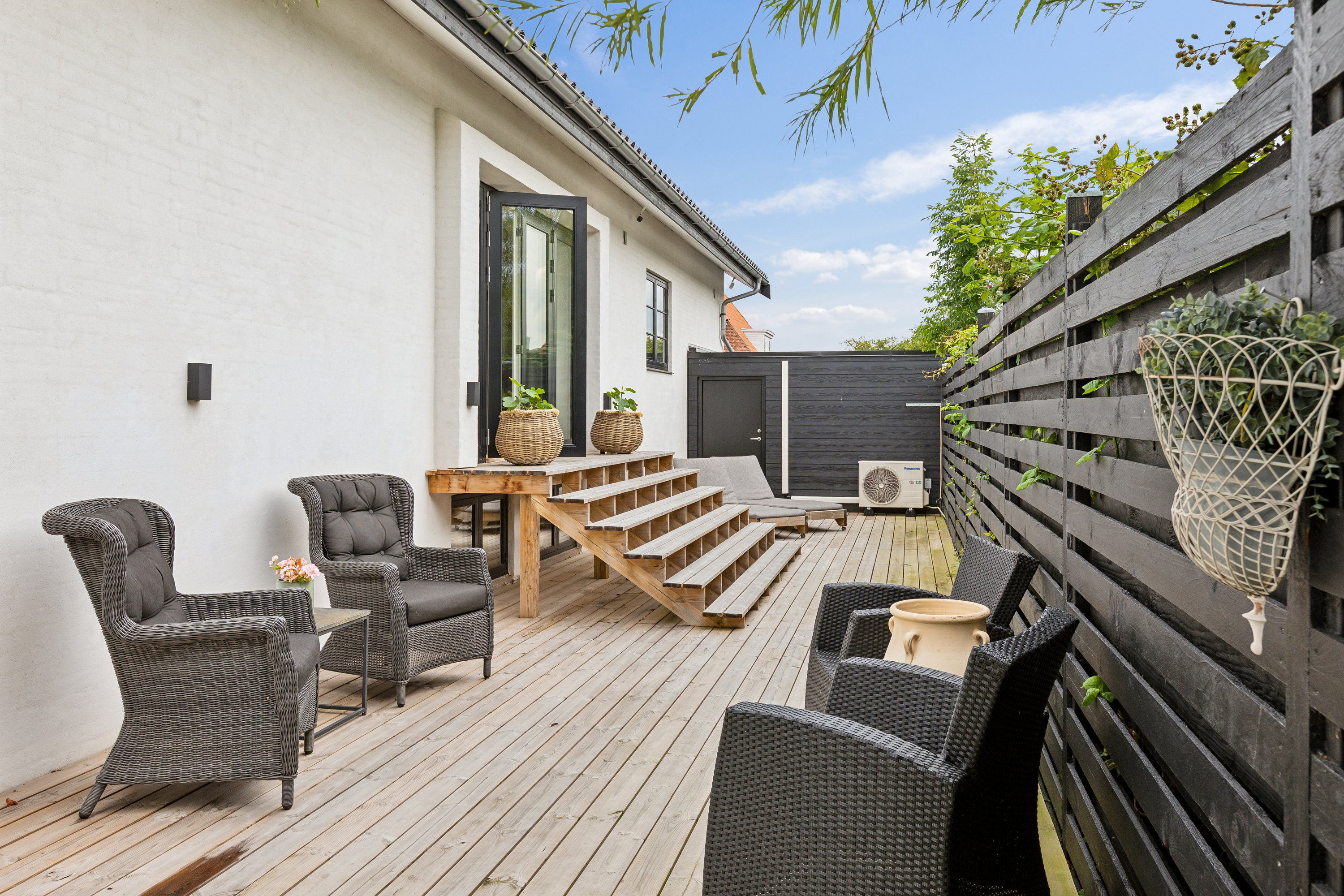 Fremhævet ejendom 1 billede i fuldskærmstilstand. Billede af Poppelvang 22, 2770 Kastrup