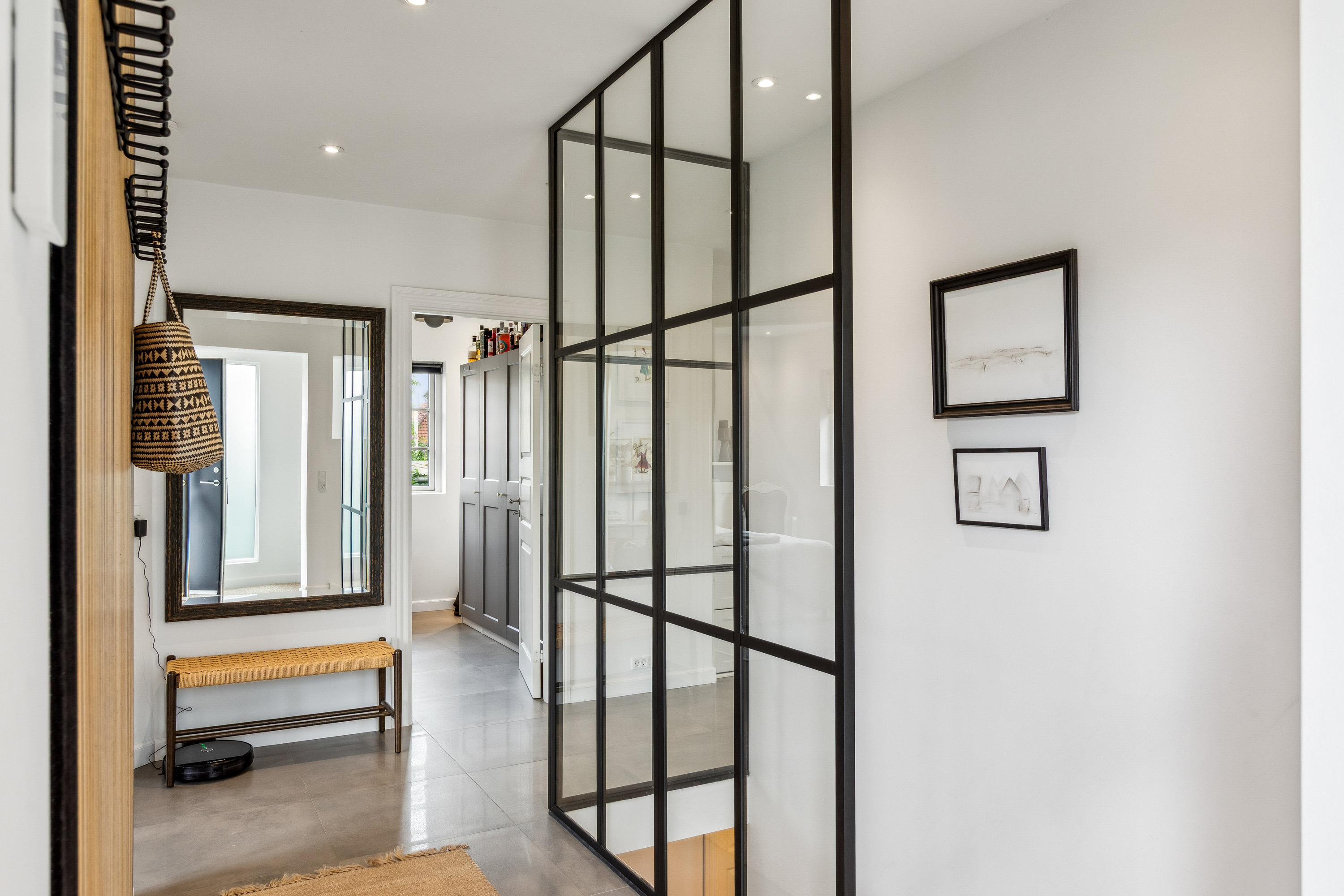 Fremhævet entré billede i fuldskærmstilstand. Billede af Poppelvang 22, 2770 Kastrup