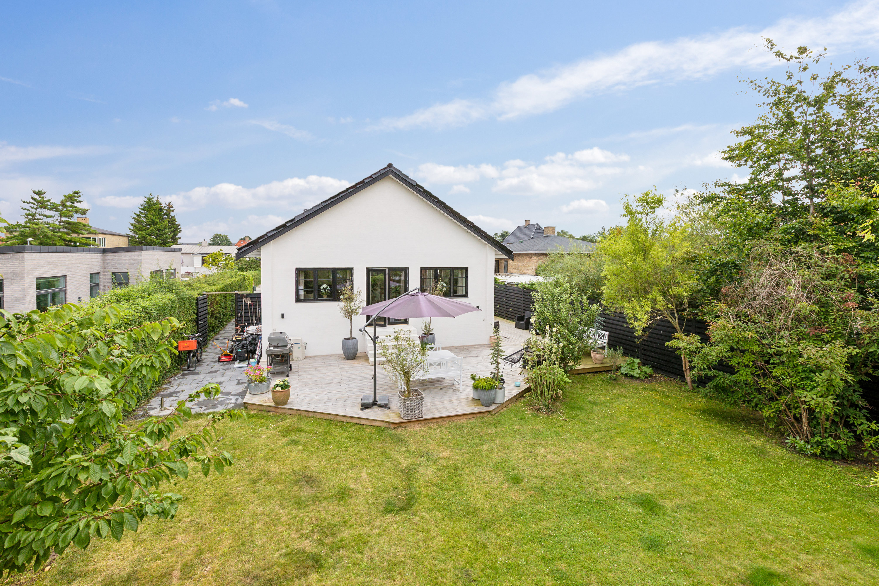 Fremhævet ejendom 1 billede i fuldskærmstilstand. Billede af Poppelvang 22, 2770 Kastrup