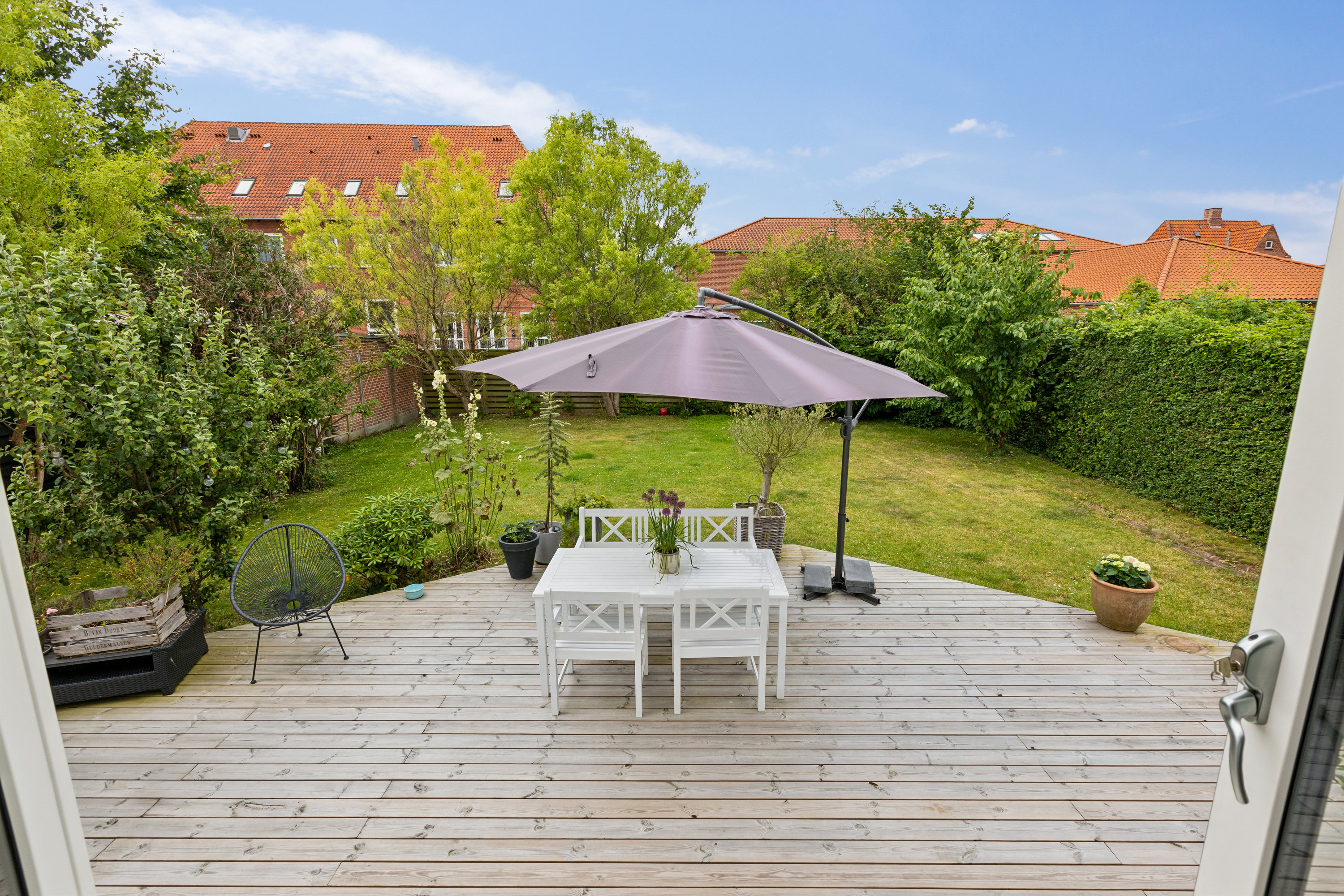 Fremhævet terrasse billede i fuldskærmstilstand. Billede af Poppelvang 22, 2770 Kastrup