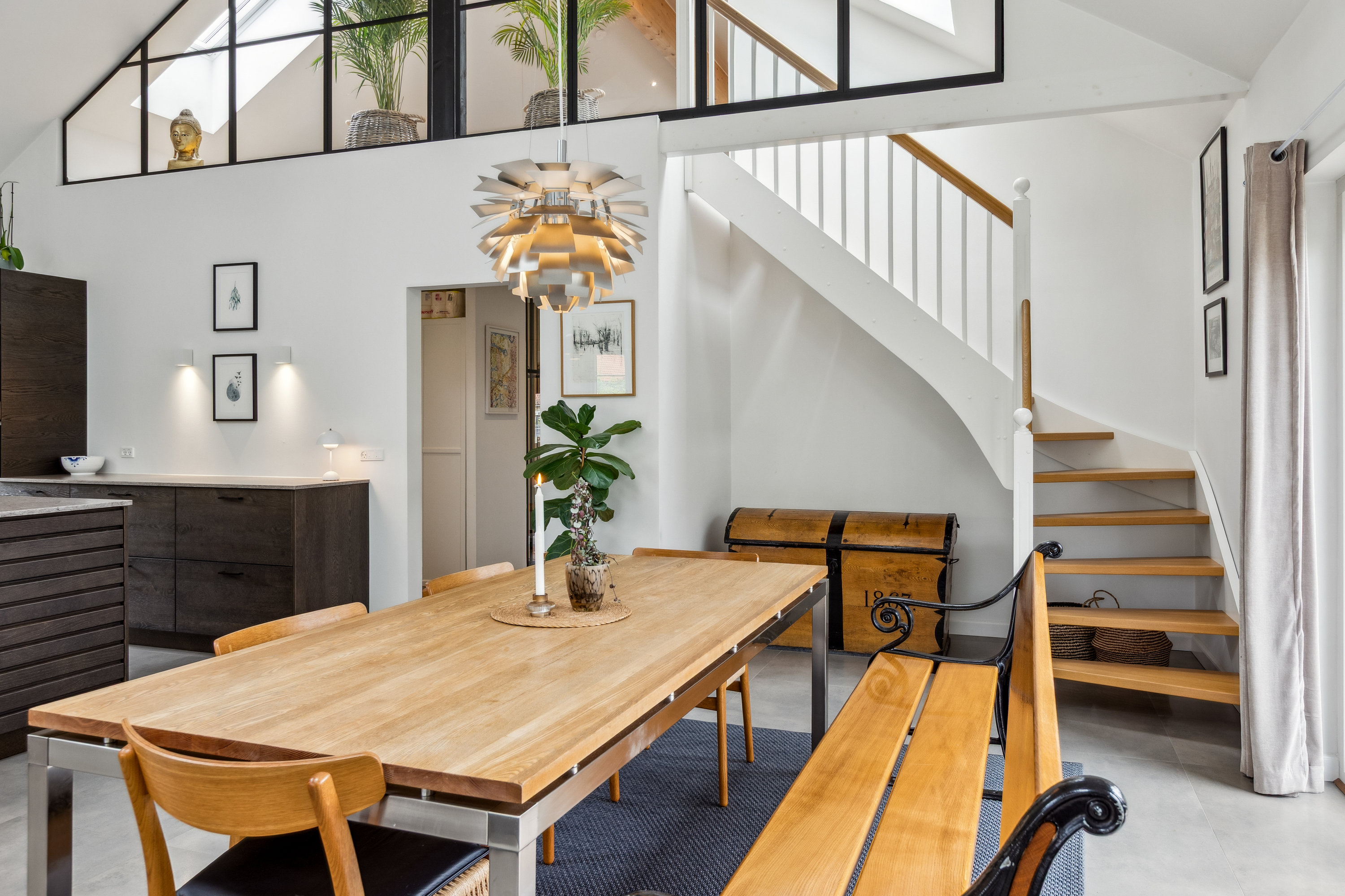 Fremhævet spisestue billede i fuldskærmstilstand. Billede af Poppelvang 22, 2770 Kastrup