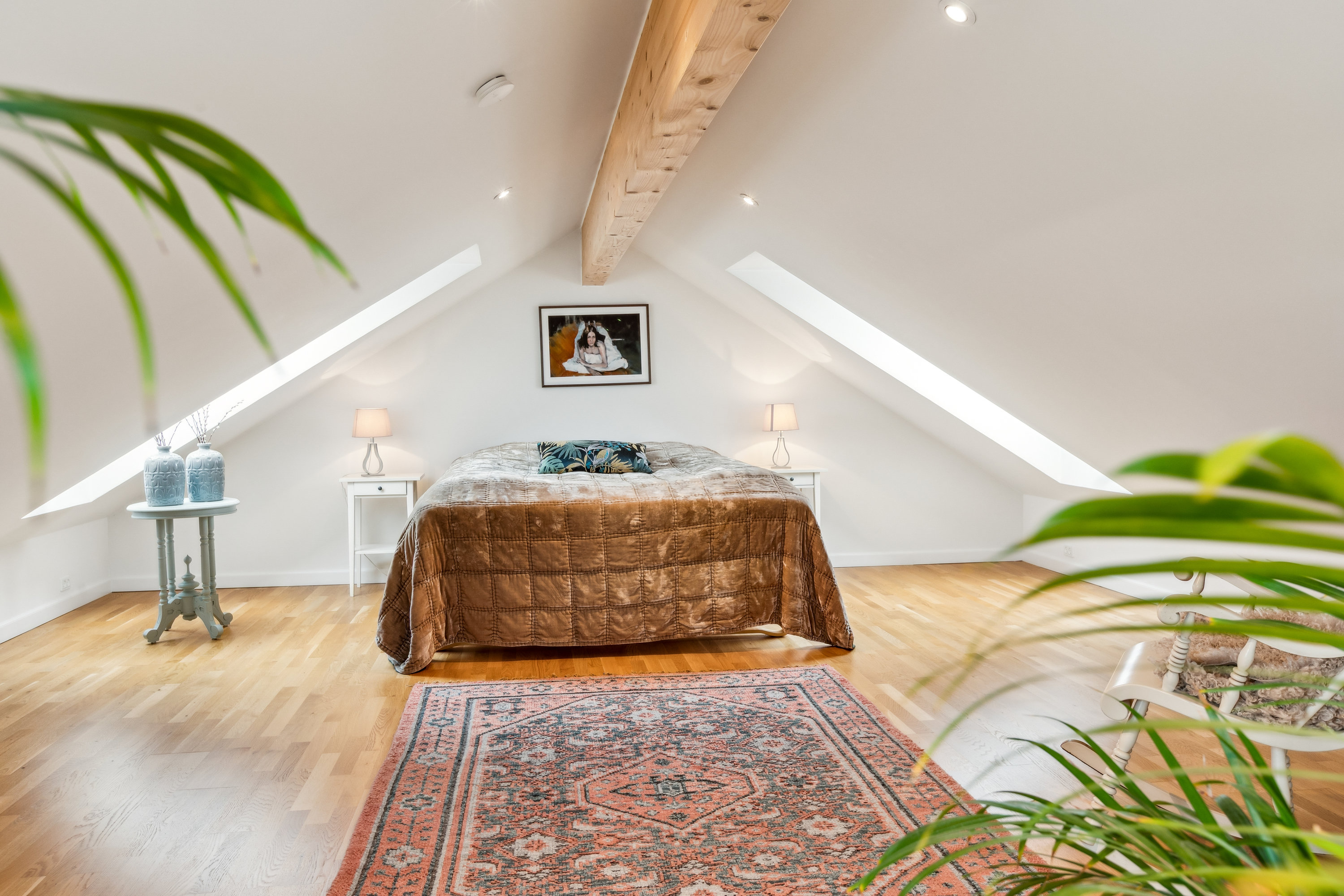 Fremhævet stue billede i fuldskærmstilstand. Billede af Poppelvang 22, 2770 Kastrup