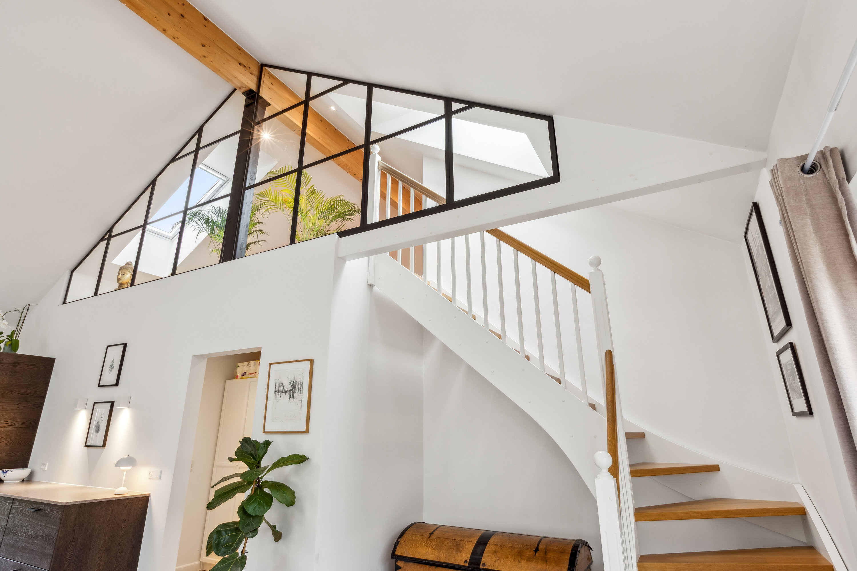 Fremhævet trappe billede i fuldskærmstilstand. Billede af Poppelvang 22, 2770 Kastrup