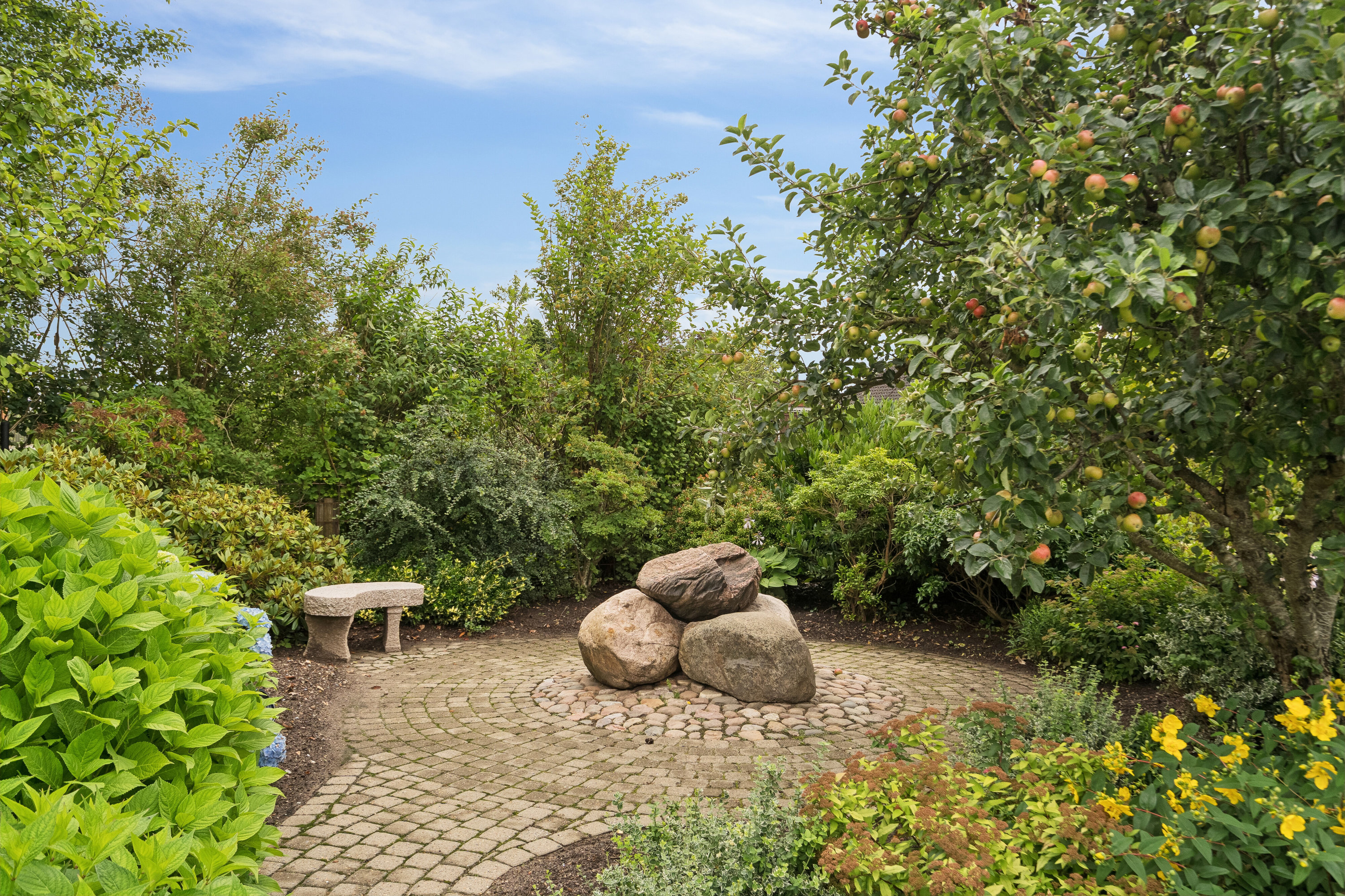 Fremhævet udendørs billede i fuldskærmstilstand. Billede af Aftensang 14, 6040 Egtved