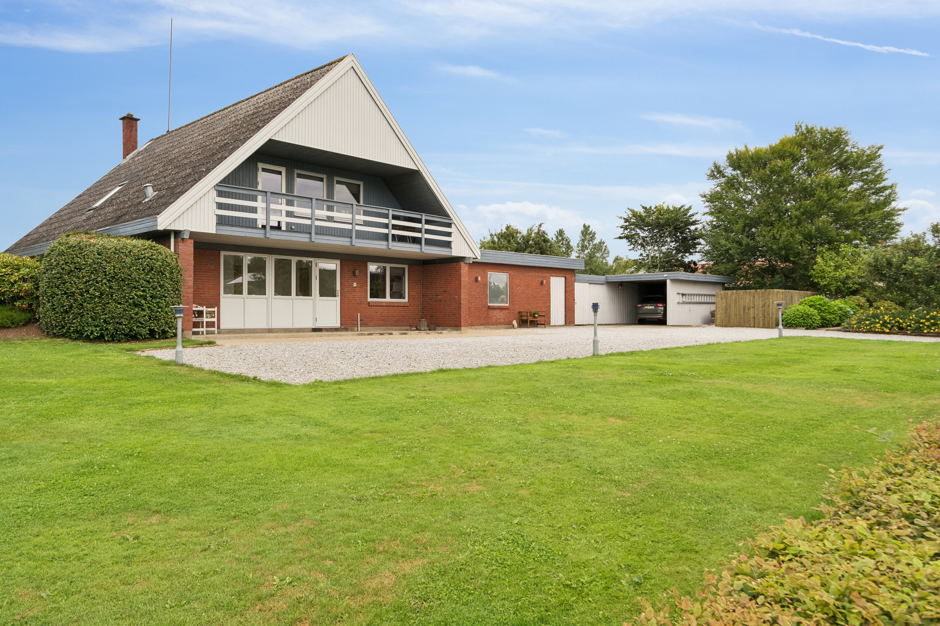 Fremhævet set fra haven billede i fuldskærmstilstand. Billede af Aftensang 14, 6040 Egtved