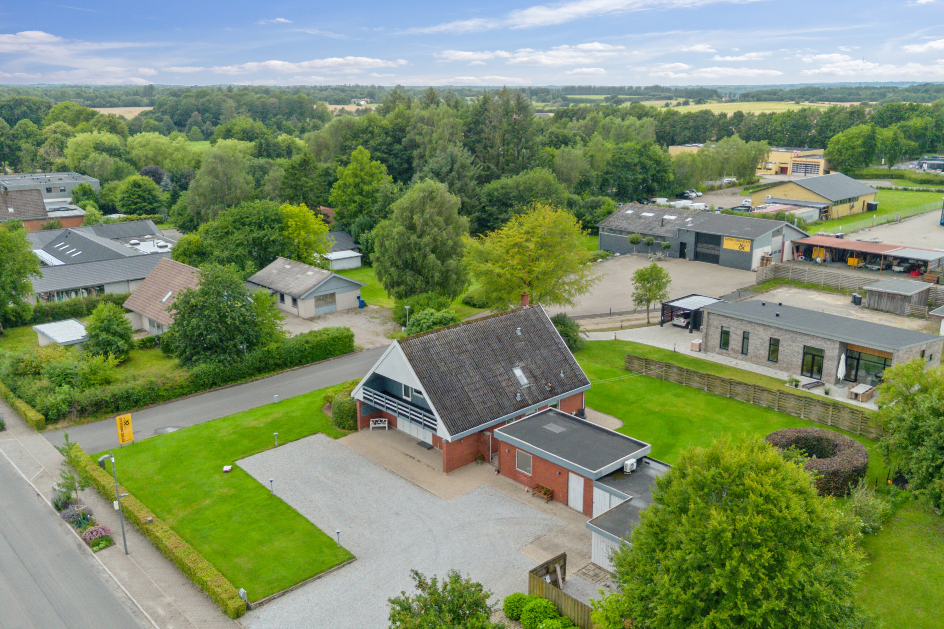 Fremhævet luftfoto billede i fuldskærmstilstand. Billede af Aftensang 14, 6040 Egtved