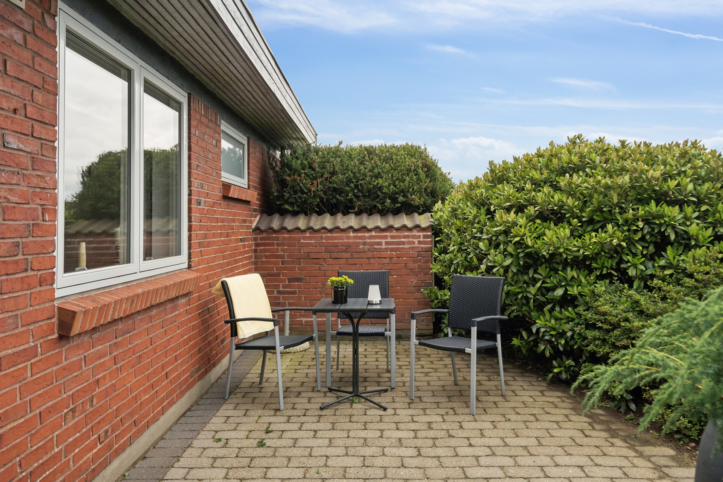 Fremhævet udendørs billede i fuldskærmstilstand. Billede af Aftensang 14, 6040 Egtved