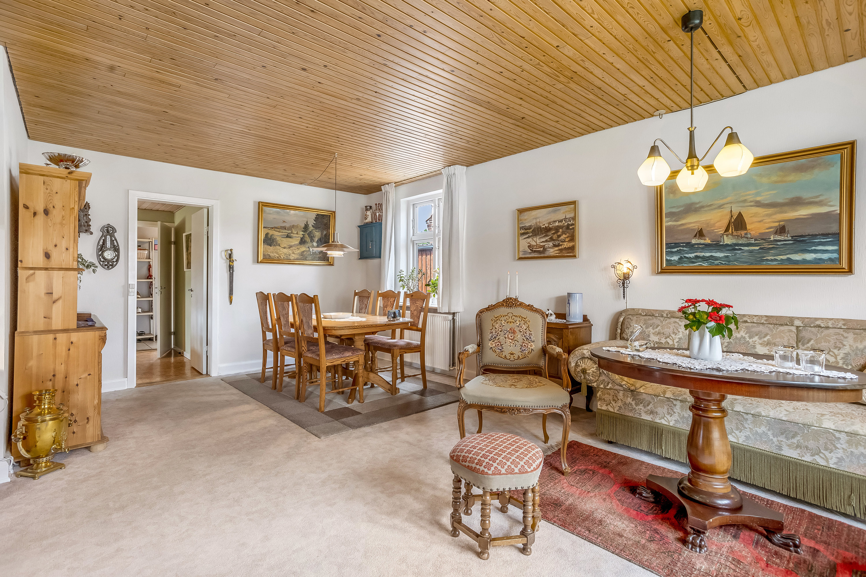 Fremhævet stue billede i fuldskærmstilstand. Billede af Aavej 11, 4800 Nykøbing F