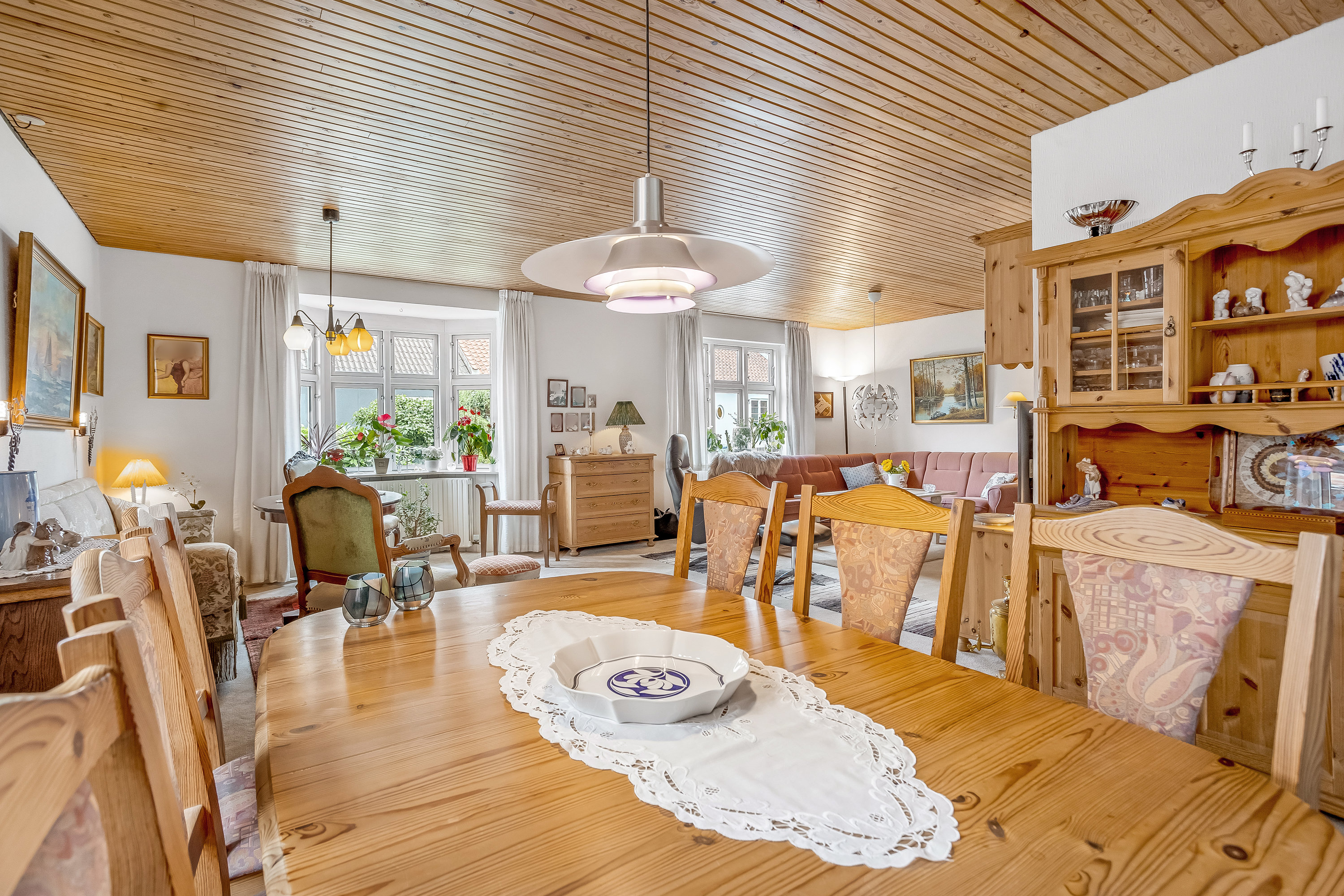 Fremhævet stue billede i fuldskærmstilstand. Billede af Aavej 11, 4800 Nykøbing F