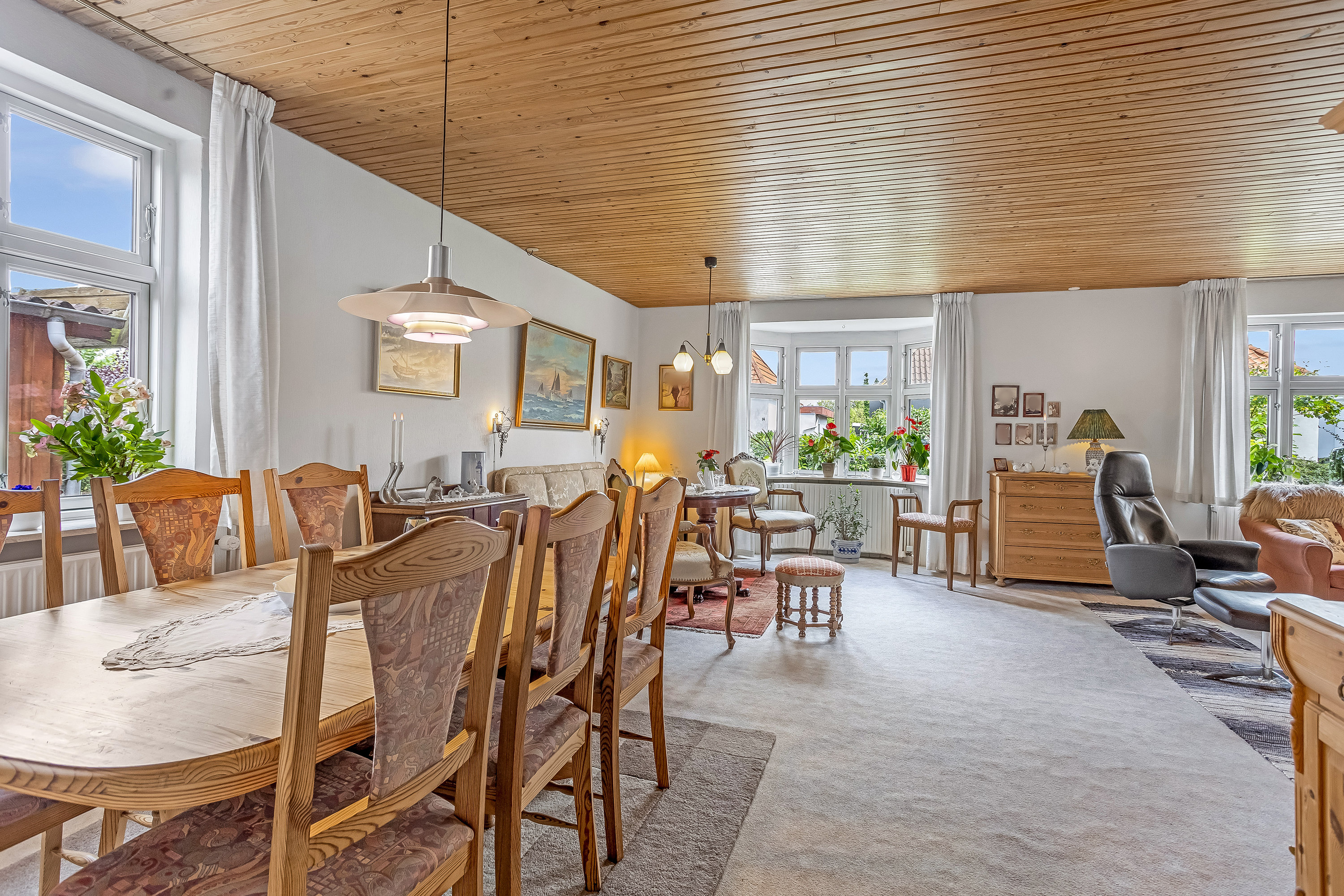 Fremhævet stue billede i fuldskærmstilstand. Billede af Aavej 11, 4800 Nykøbing F