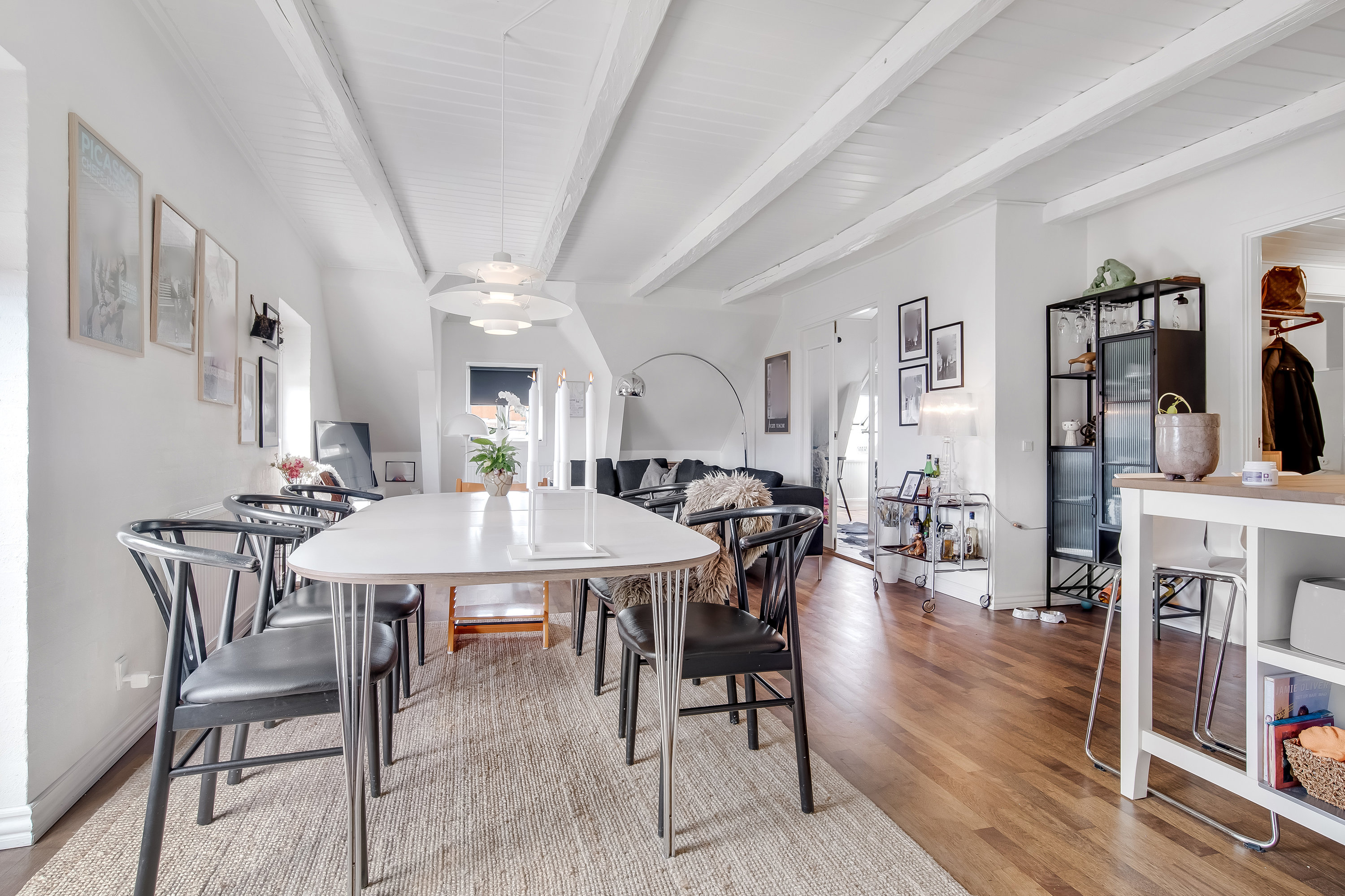 Fremhævet alrum billede i fuldskærmstilstand. Billede af Kirkepladsen 8, 2. mf., 7500 Holstebro