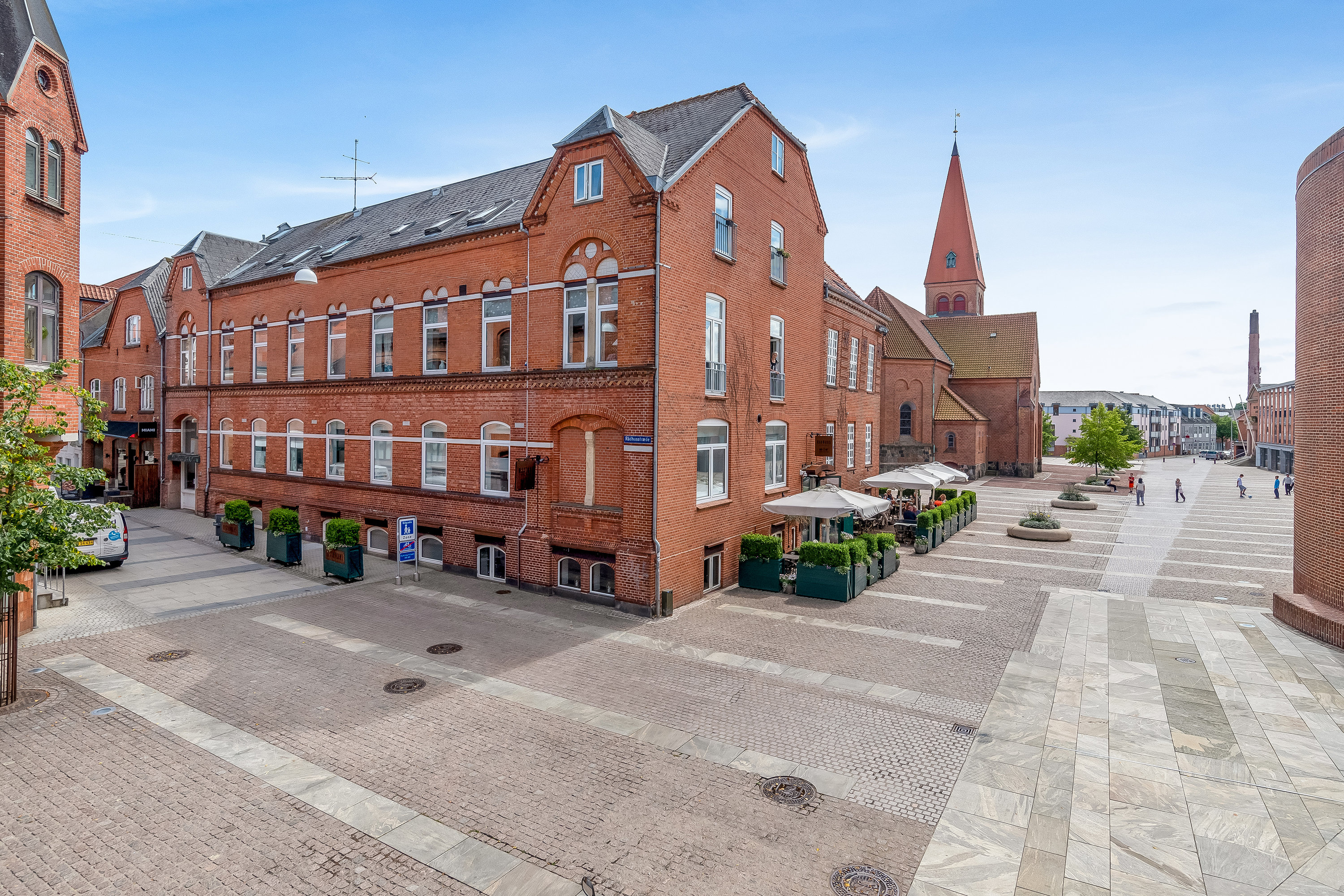 Fremhævet ejendommen billede i fuldskærmstilstand. Billede af Kirkepladsen 8, 2. mf., 7500 Holstebro