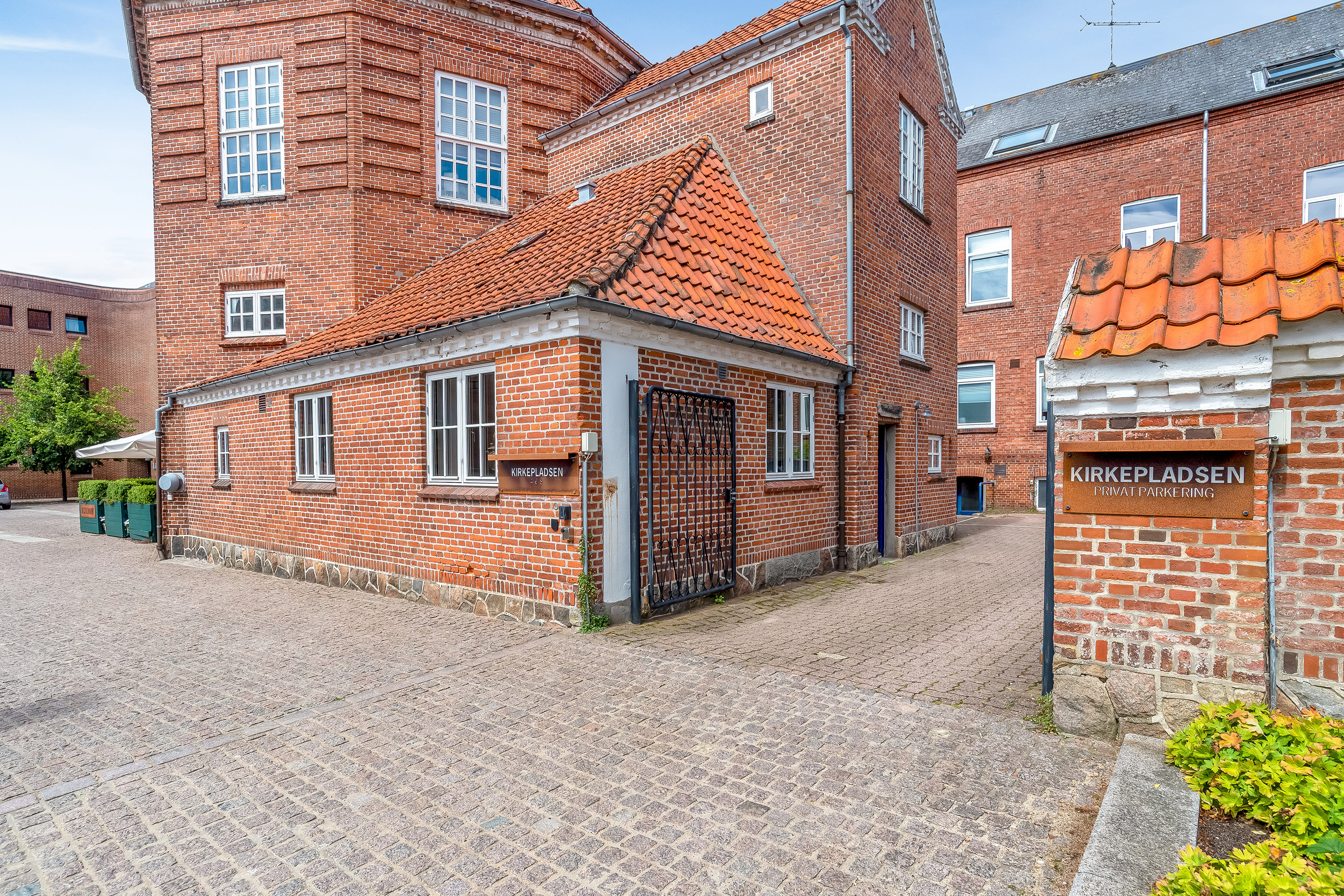 Miniaturebillede 1: ejendommen. Billede af Kirkepladsen 8, 2. mf., 7500 Holstebro