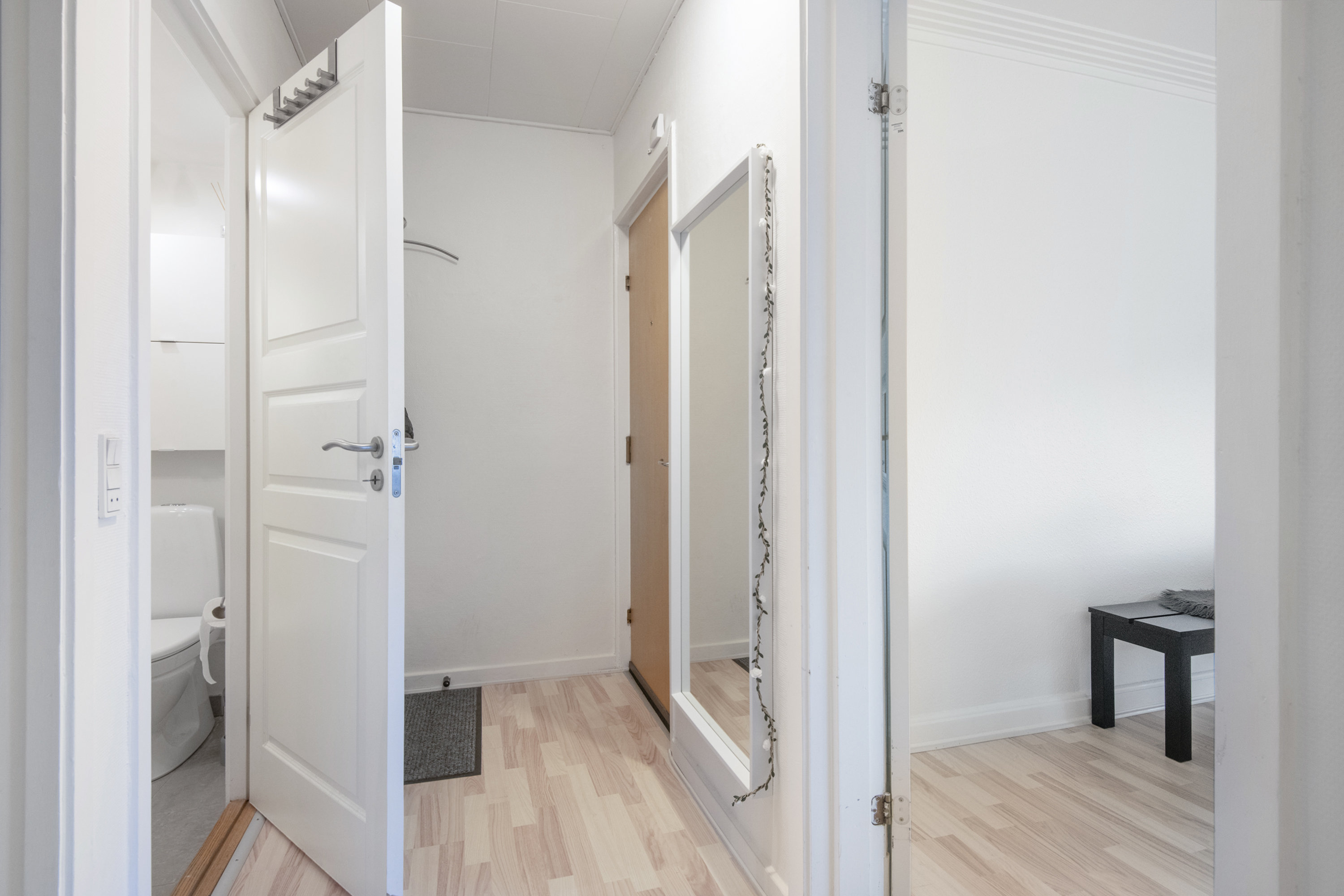 Fremhævet bad billede i fuldskærmstilstand. Billede af Hadsundvej 117, st.. tv., 9000 Aalborg