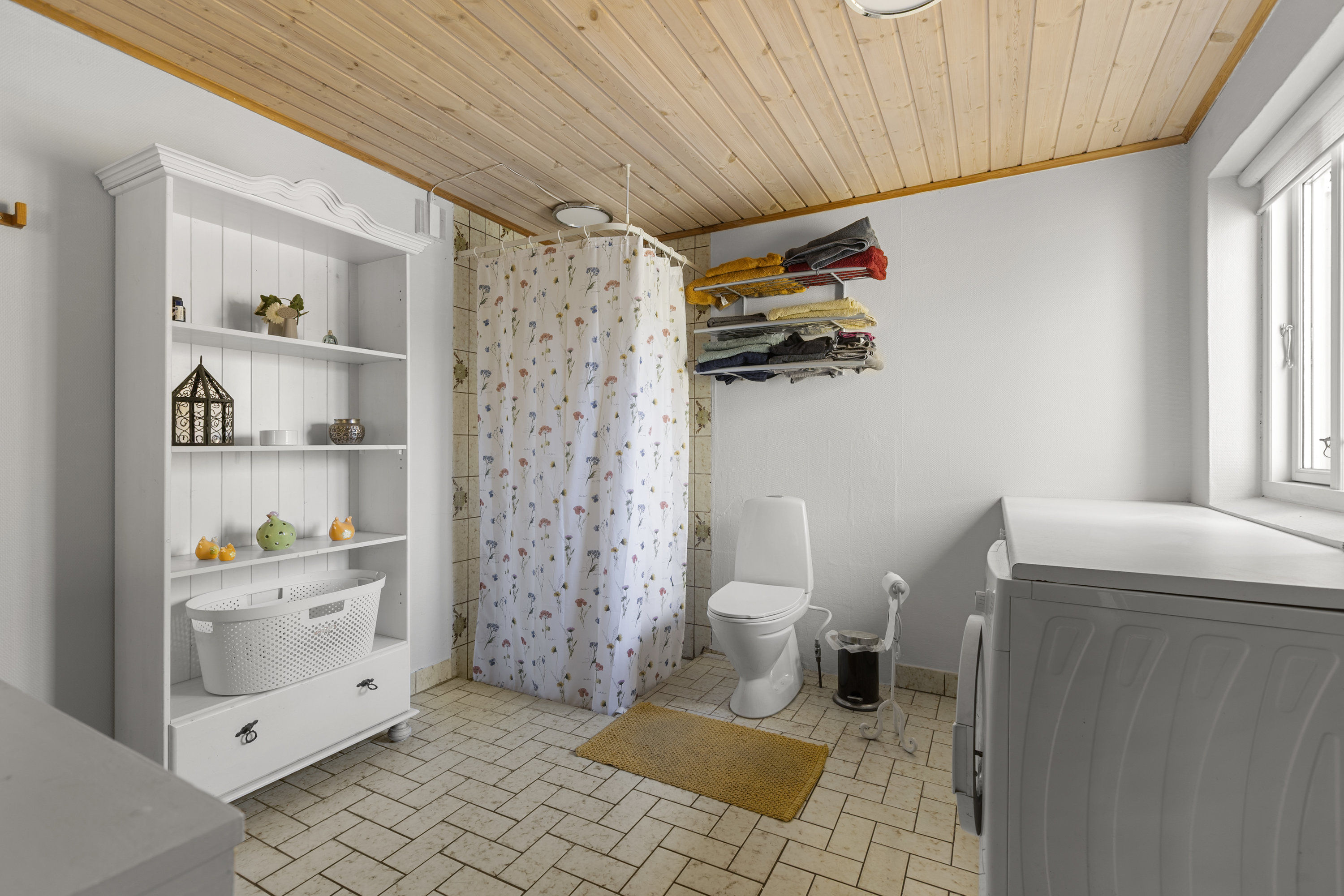 Fremhævet badeværelse billede i fuldskærmstilstand. Billede af Nybyvej 6, 4400 Kalundborg