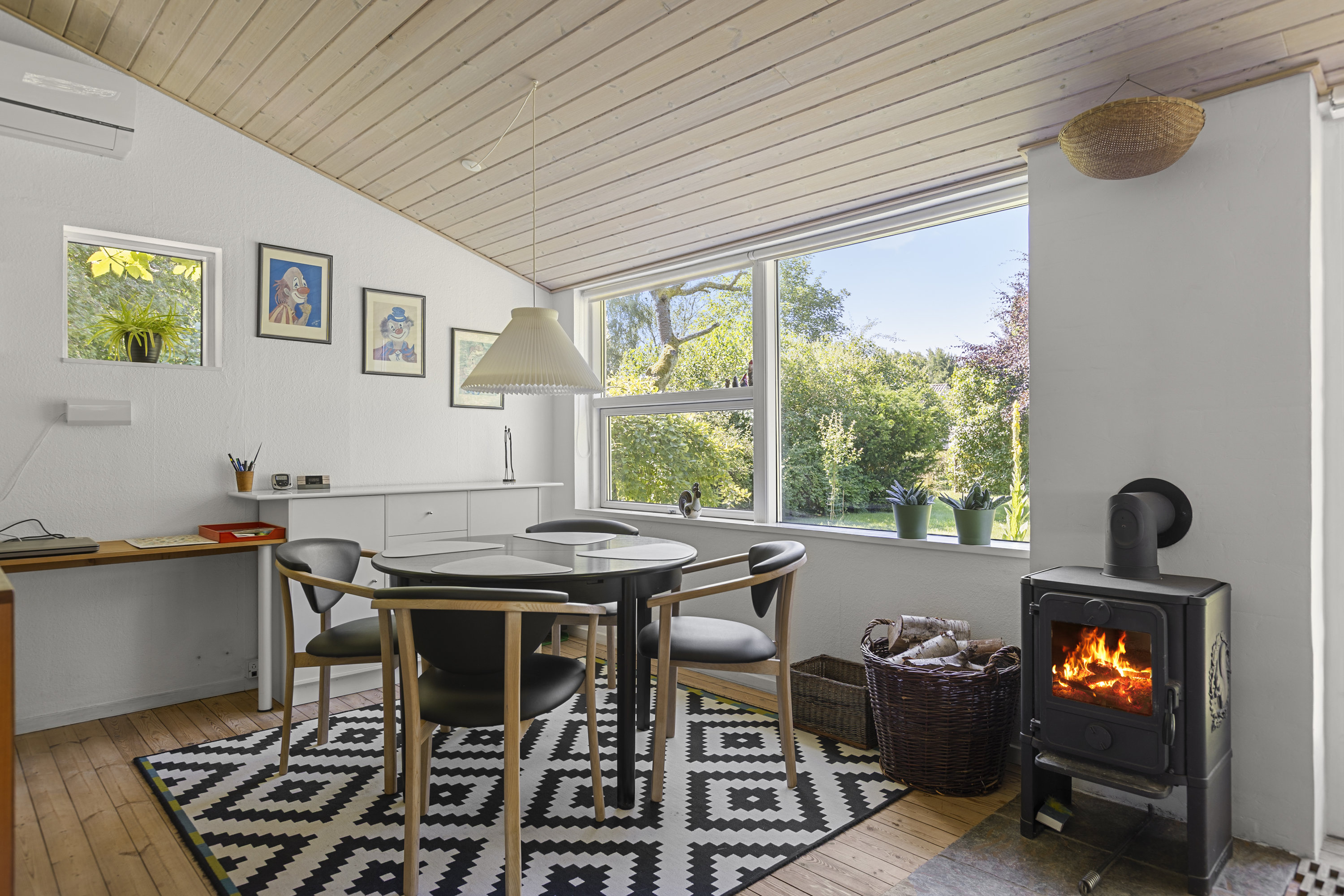 Fremhævet stue billede i fuldskærmstilstand. Billede af Saltbæklund 2, 4400 Kalundborg