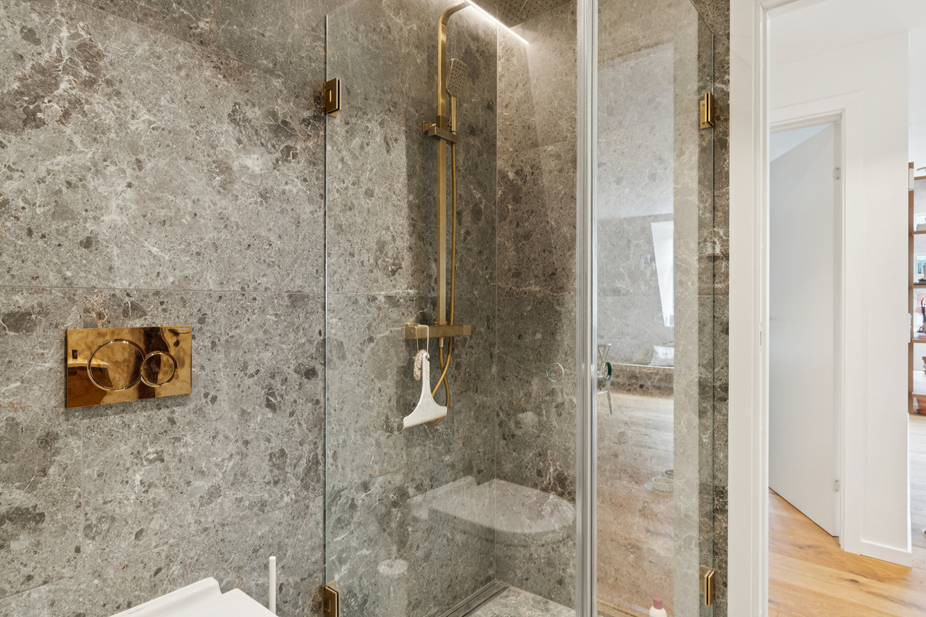 Fremhævet badeværelse billede i fuldskærmstilstand. Billede af Vesterbrogade 36, 4., 8000 Aarhus C