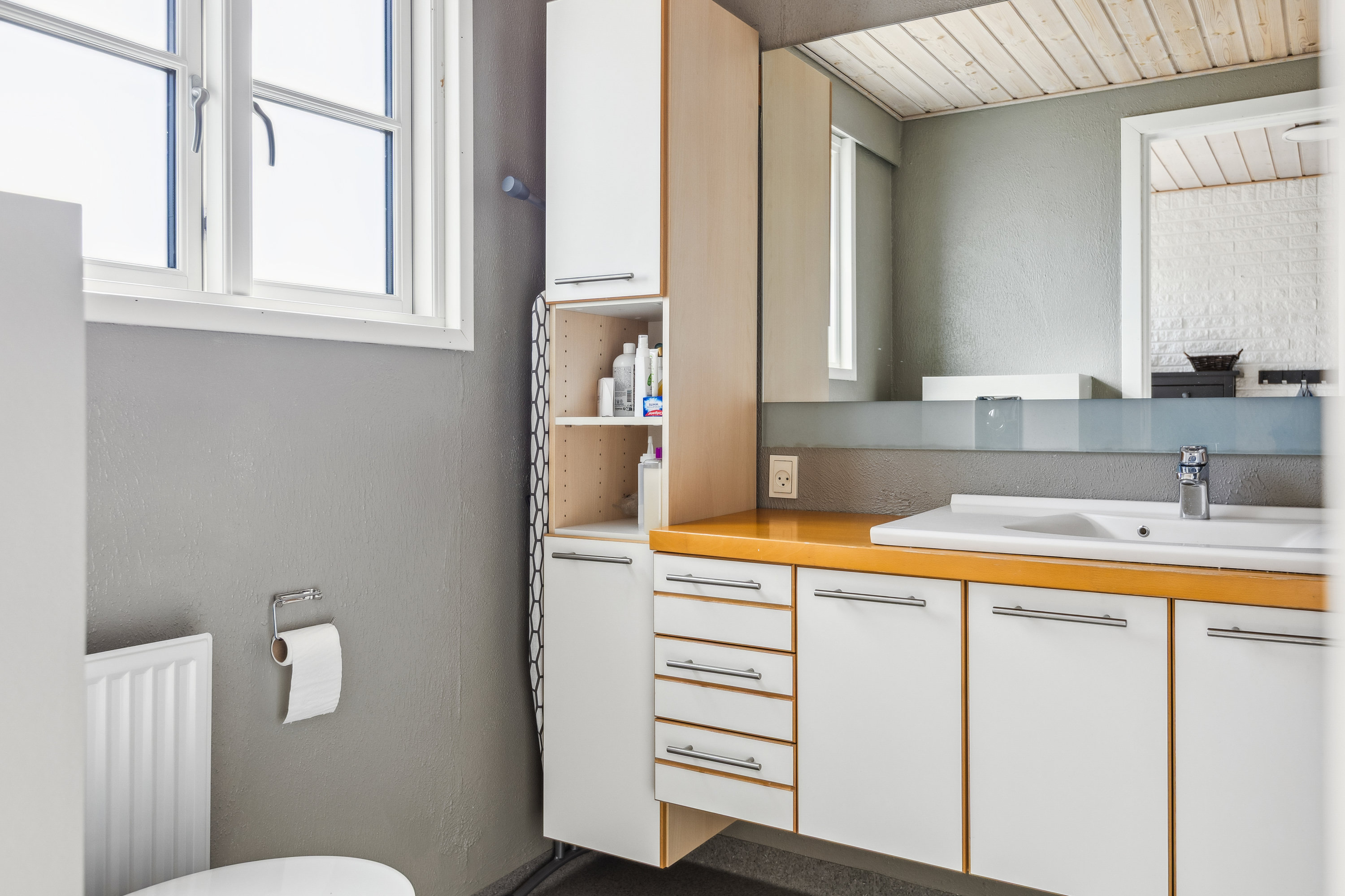 Fremhævet badeværelse billede i fuldskærmstilstand. Billede af Kronhjortløkken 244, Korup, 5210 Odense NV