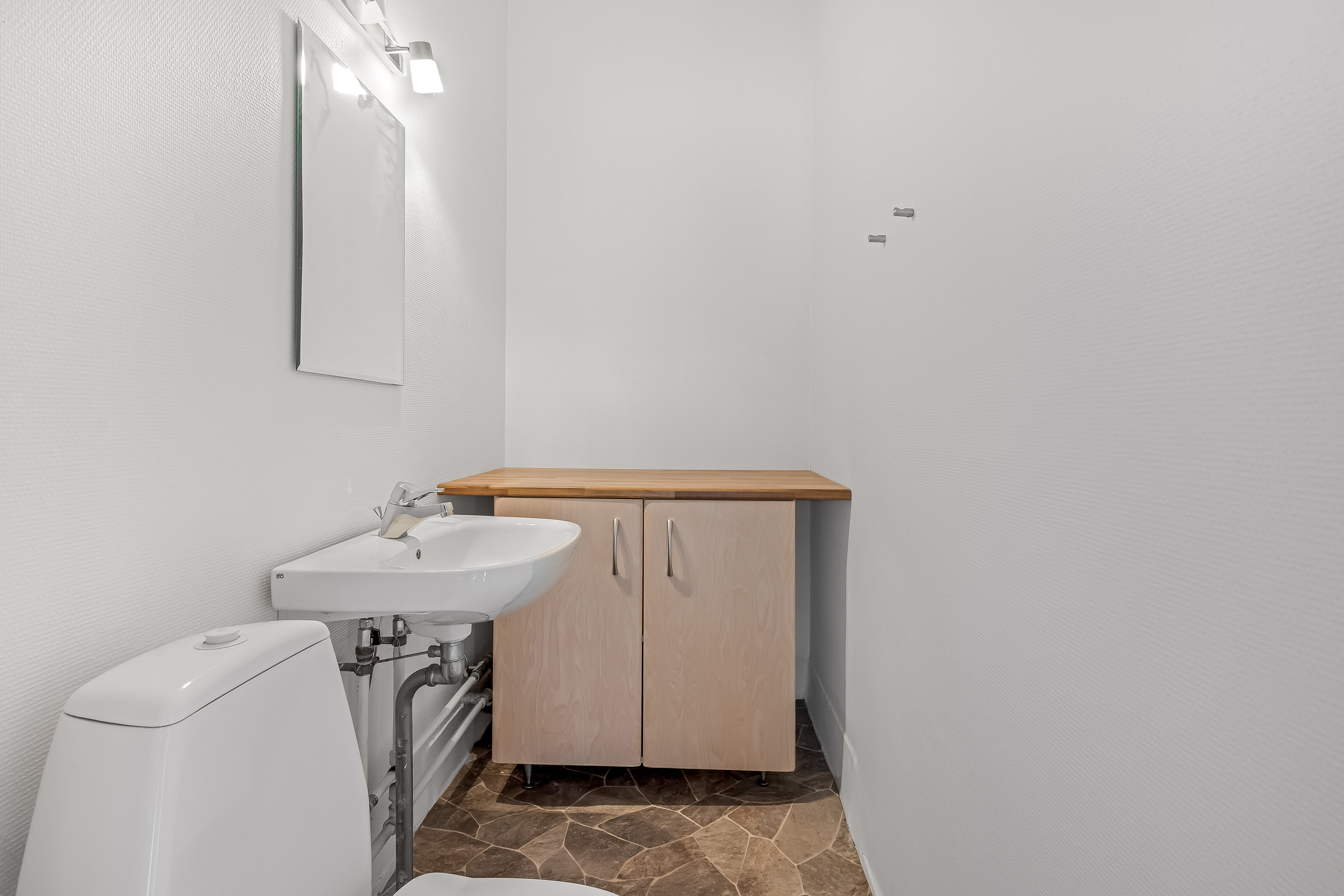 Fremhævet badeværelse billede i fuldskærmstilstand. Billede af Klitrosevej 19, 7500 Holstebro