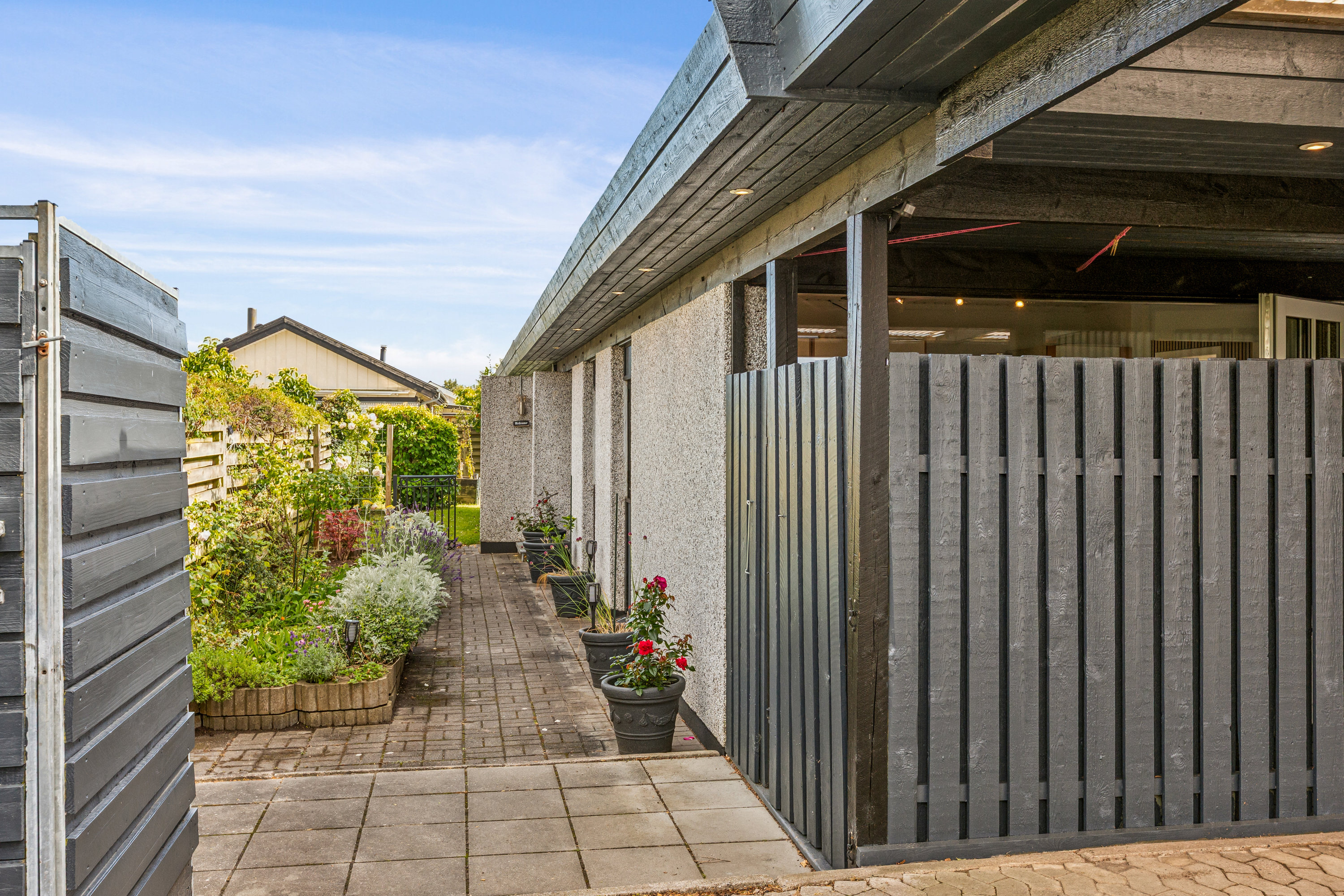 Fremhævet terrasse billede i fuldskærmstilstand. Billede af Pretoria Alle 16, 2770 Kastrup