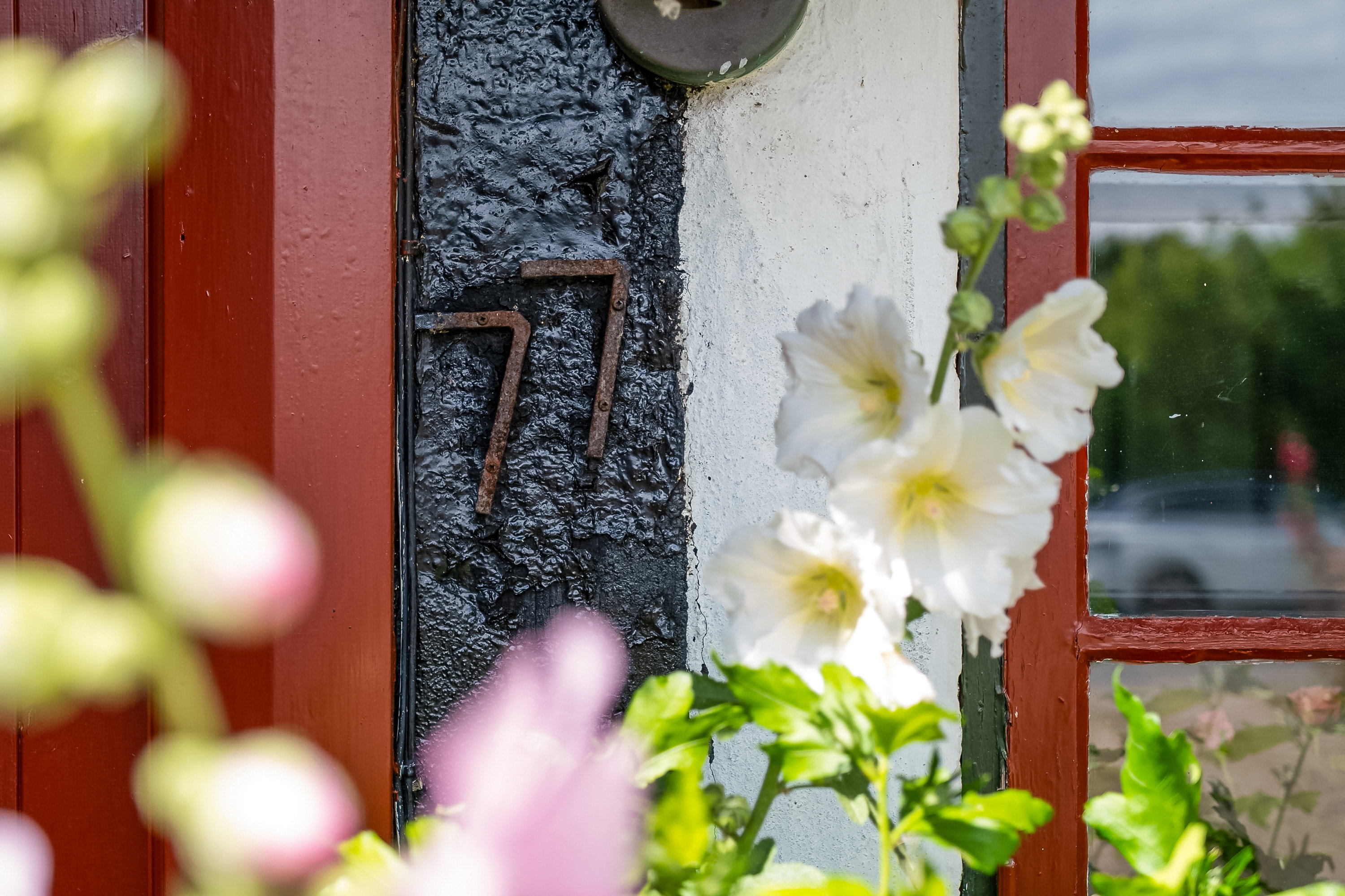 Fremhævet facade billede i fuldskærmstilstand. Billede af Strandbyvej 77, 5683 Haarby