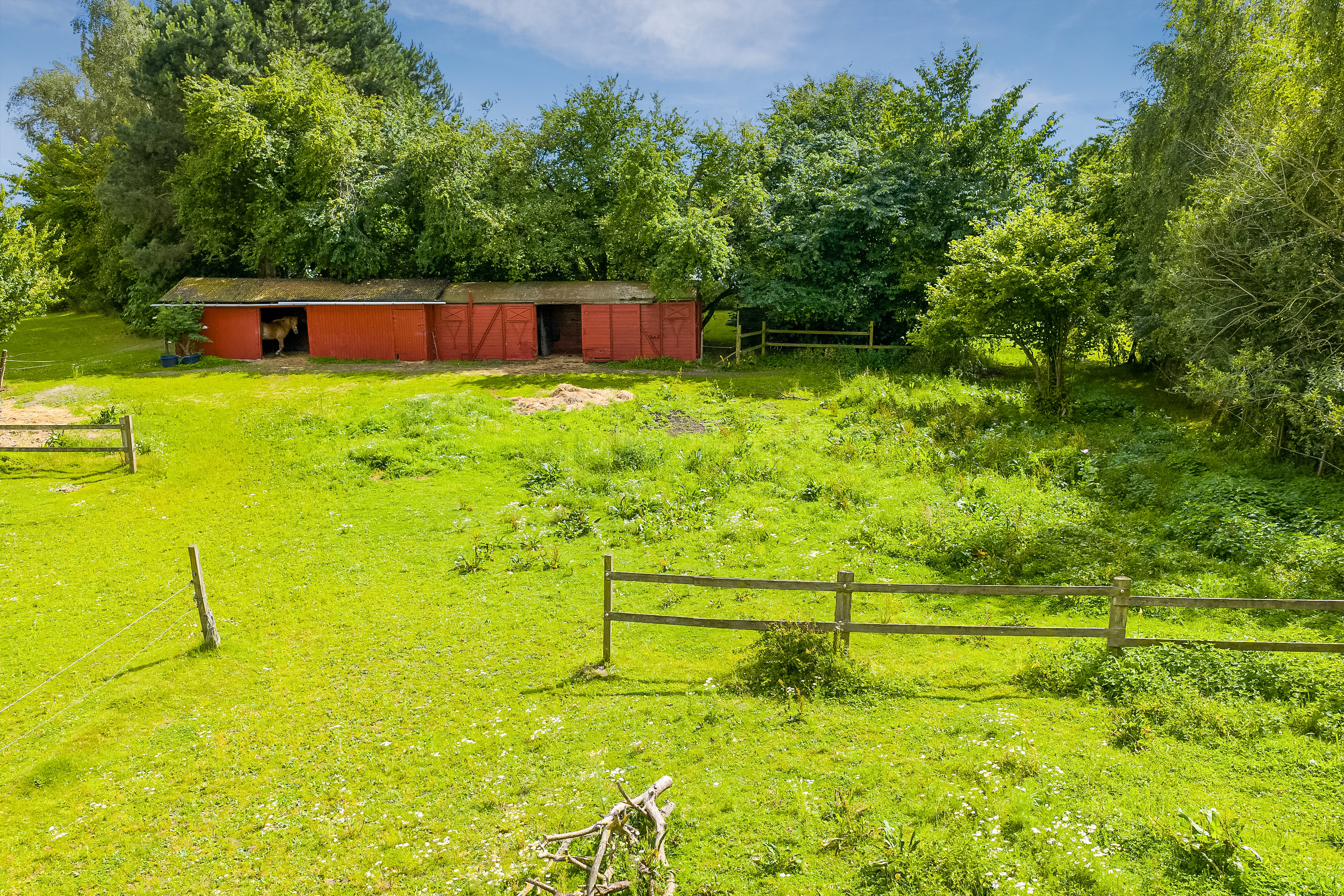 Fremhævet luftfoto billede i fuldskærmstilstand. Billede af Strandbyvej 77, 5683 Haarby