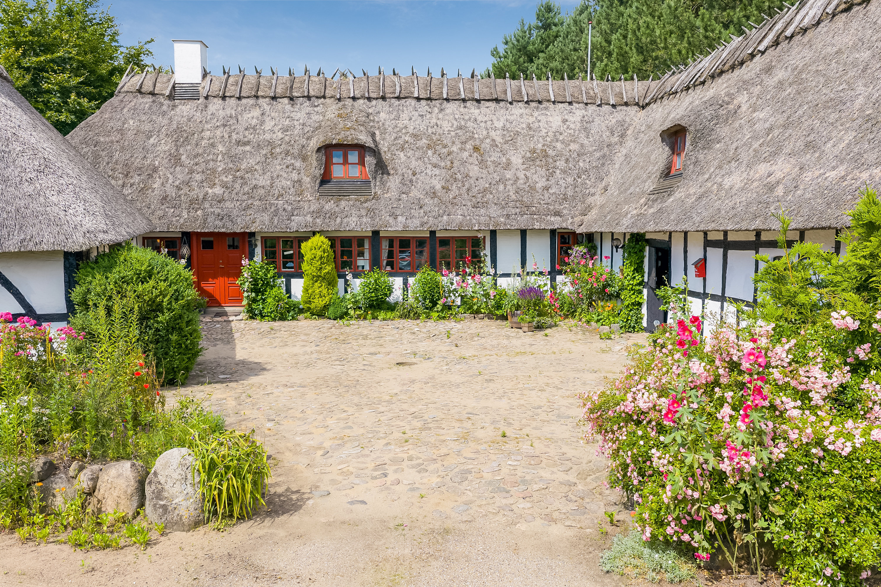 Miniaturebillede 2: facade. Billede af Strandbyvej 77, 5683 Haarby