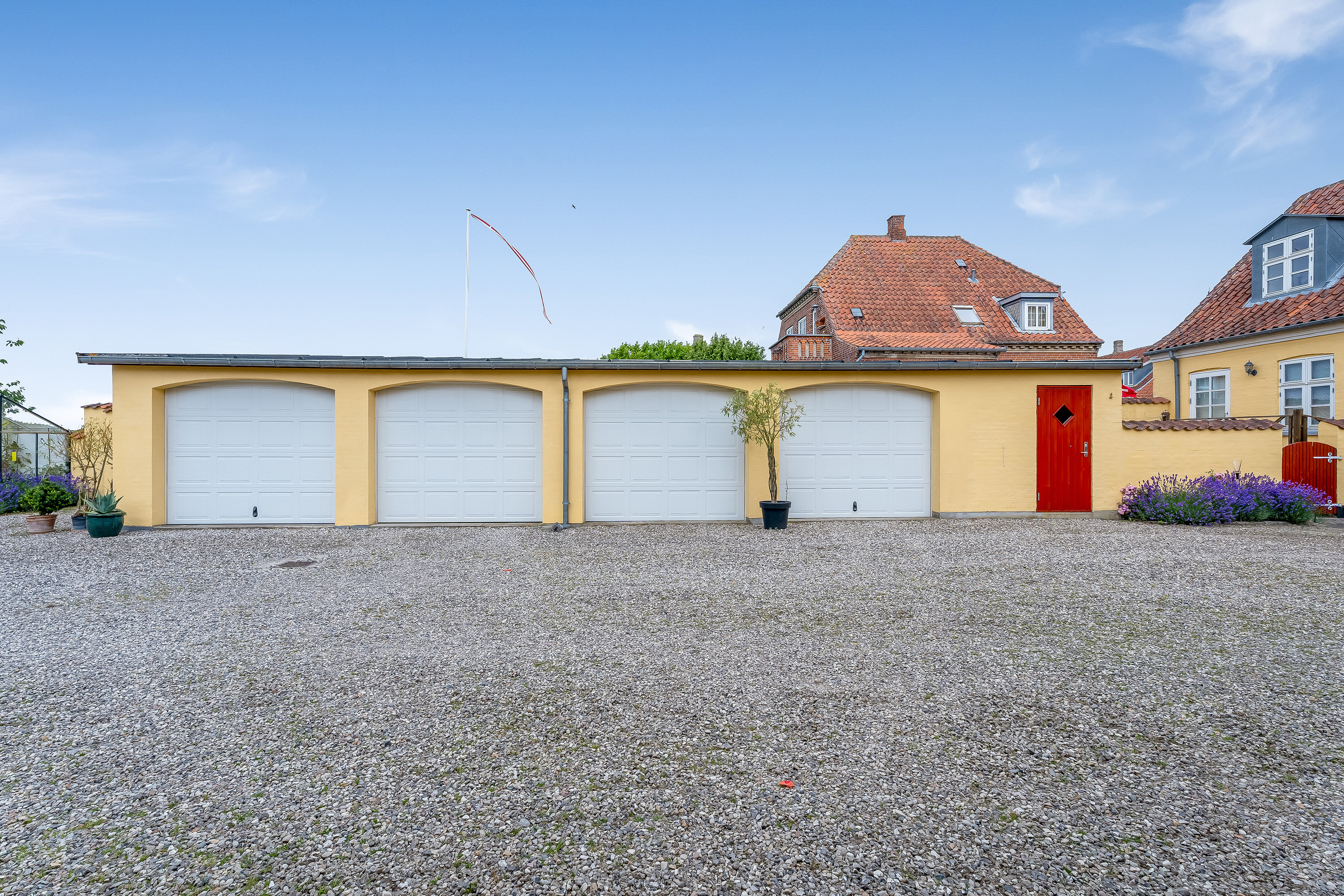 Fremhævet gårdsplads billede i fuldskærmstilstand. Billede af Adelgade 4B og 4A, 4880 Nysted