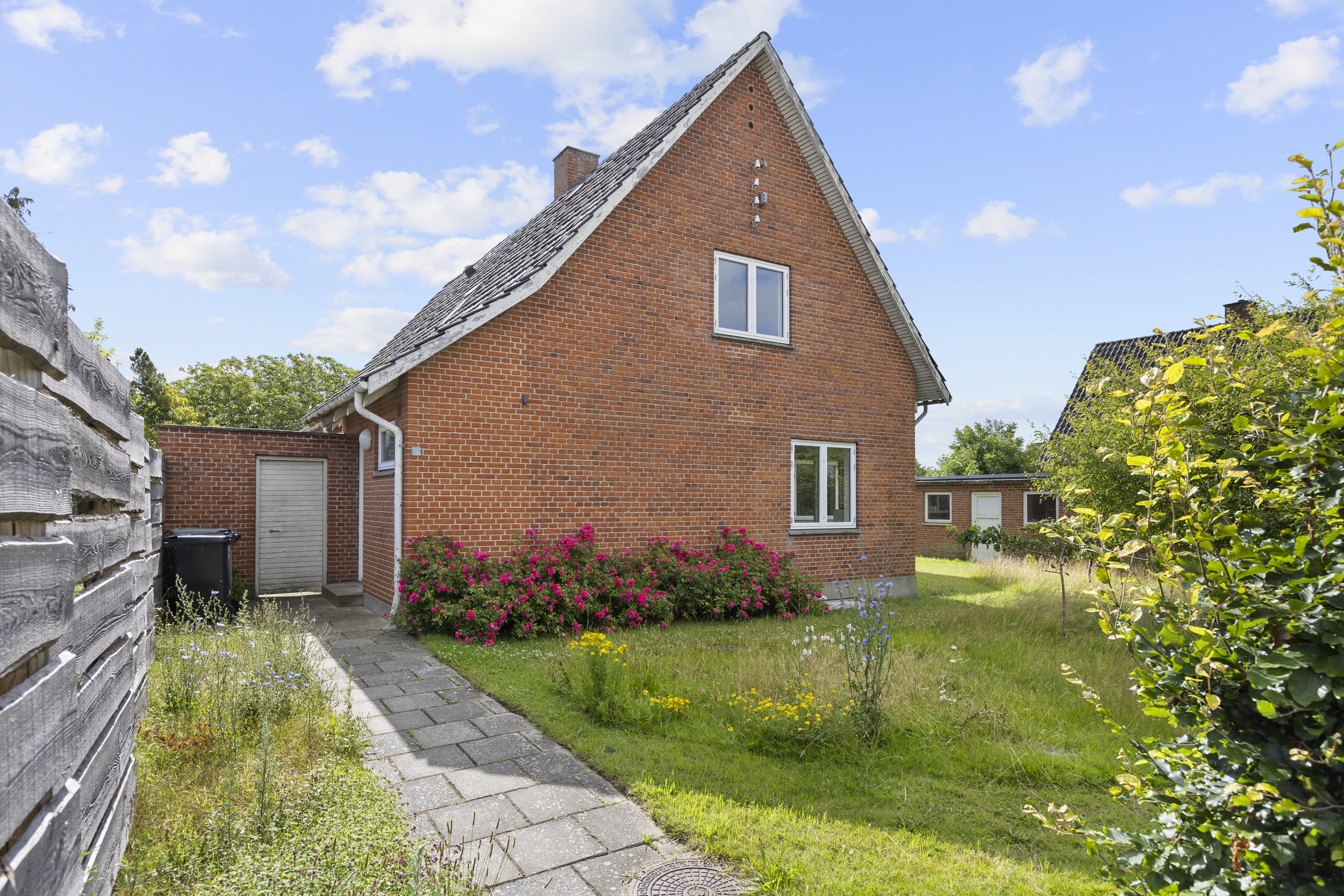 Fremhævet ejendommen billede i fuldskærmstilstand. Billede af Skolevej 3, 4490 Jerslev Sjælland