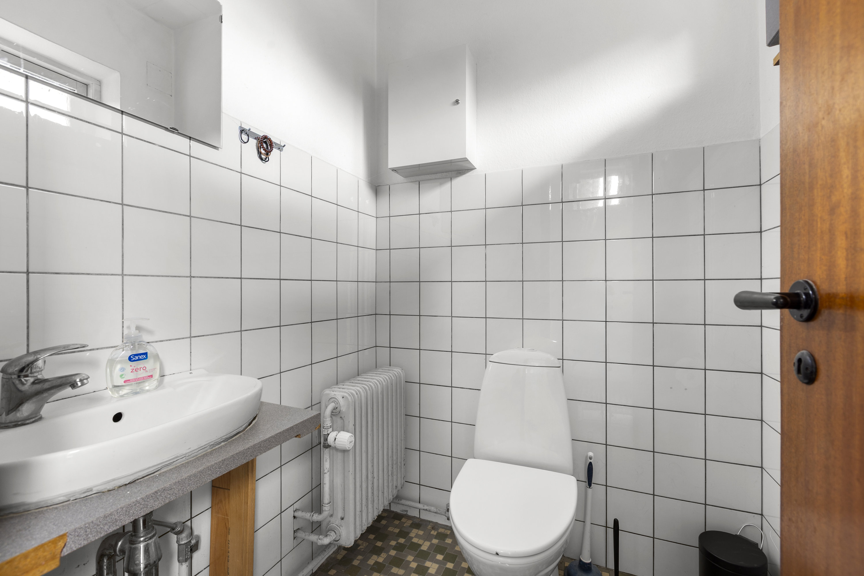 Fremhævet toilet billede i fuldskærmstilstand. Billede af Skolevej 3, 4490 Jerslev Sjælland