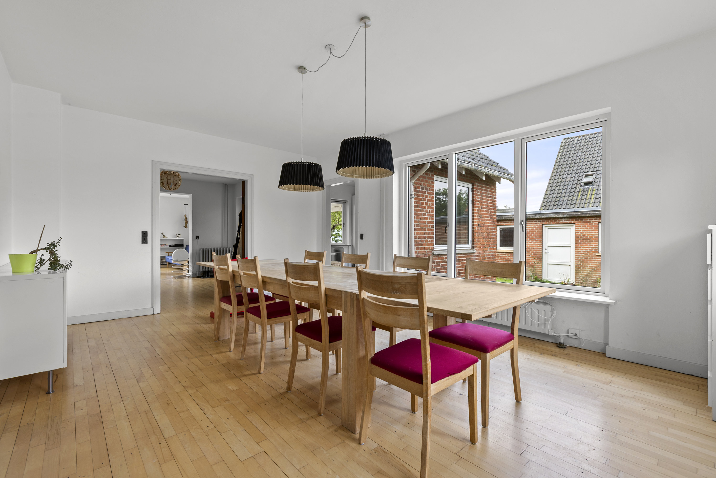 Fremhævet stue billede i fuldskærmstilstand. Billede af Skolevej 3, 4490 Jerslev Sjælland