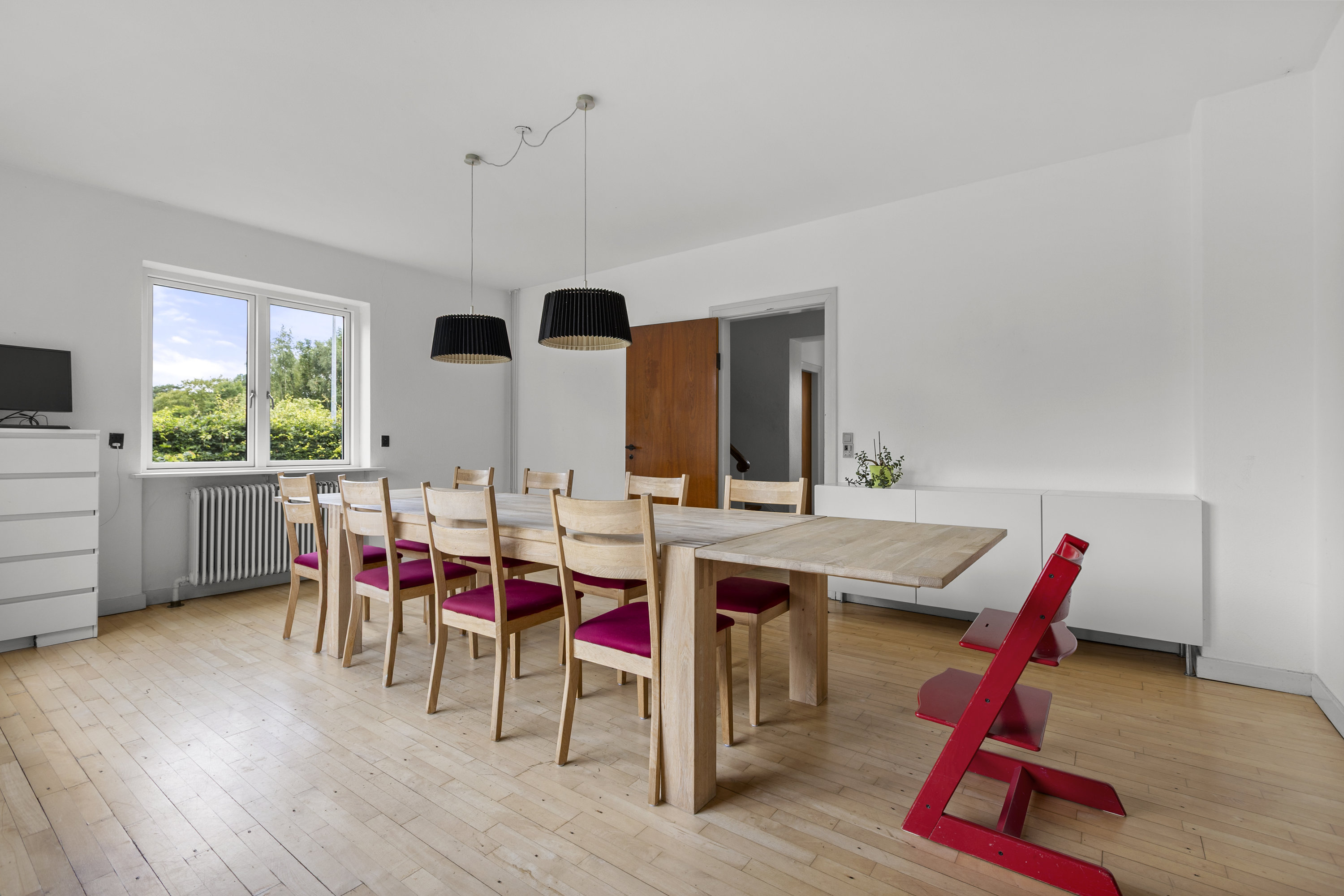 Fremhævet stue billede i fuldskærmstilstand. Billede af Skolevej 3, 4490 Jerslev Sjælland