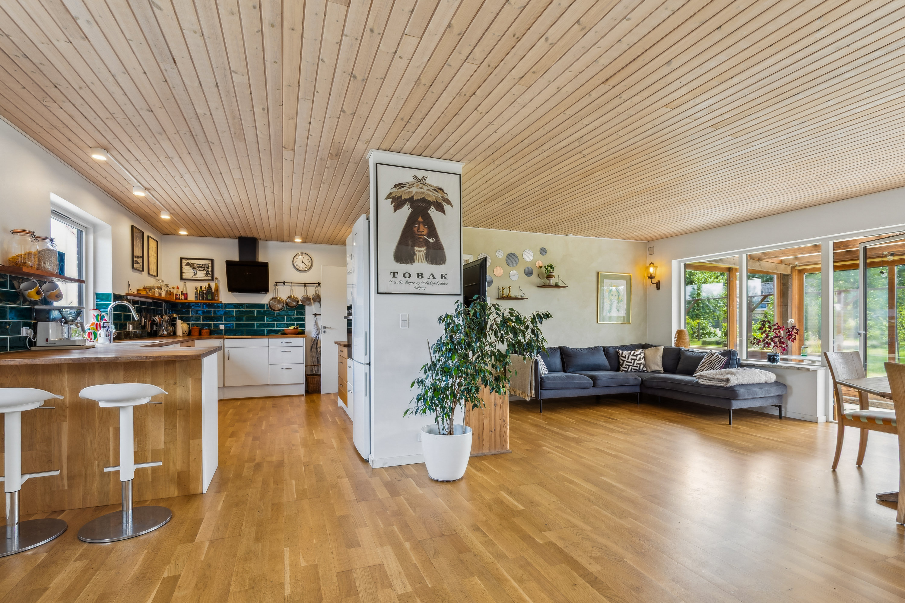 Fremhævet stue billede i fuldskærmstilstand. Billede af Sejetvej 9 og 11, Skjold, 7130 Juelsminde