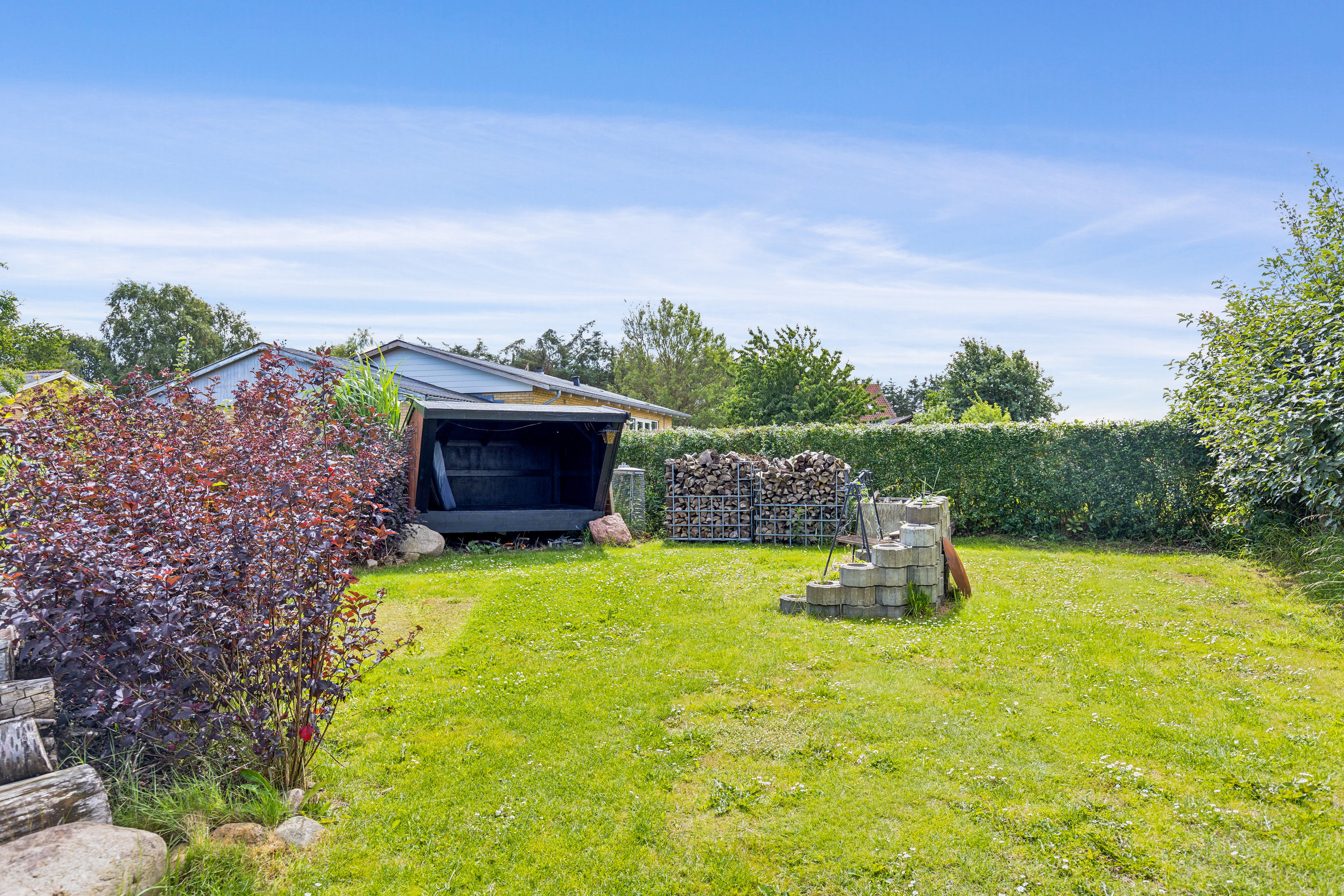 Fremhævet have billede i fuldskærmstilstand. Billede af Sejetvej 9 og 11, Skjold, 7130 Juelsminde