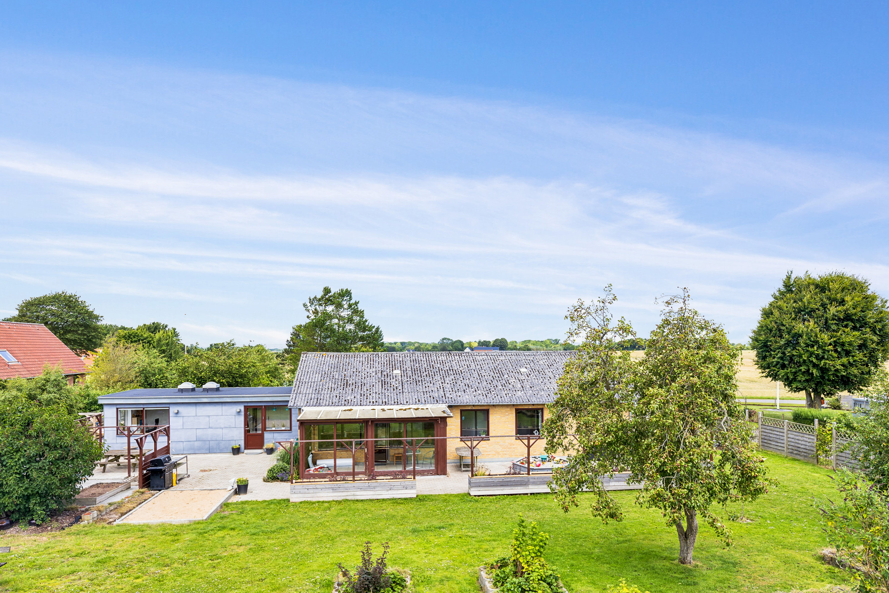 Fremhævet set fra haven billede i fuldskærmstilstand. Billede af Sejetvej 9 og 11, Skjold, 7130 Juelsminde